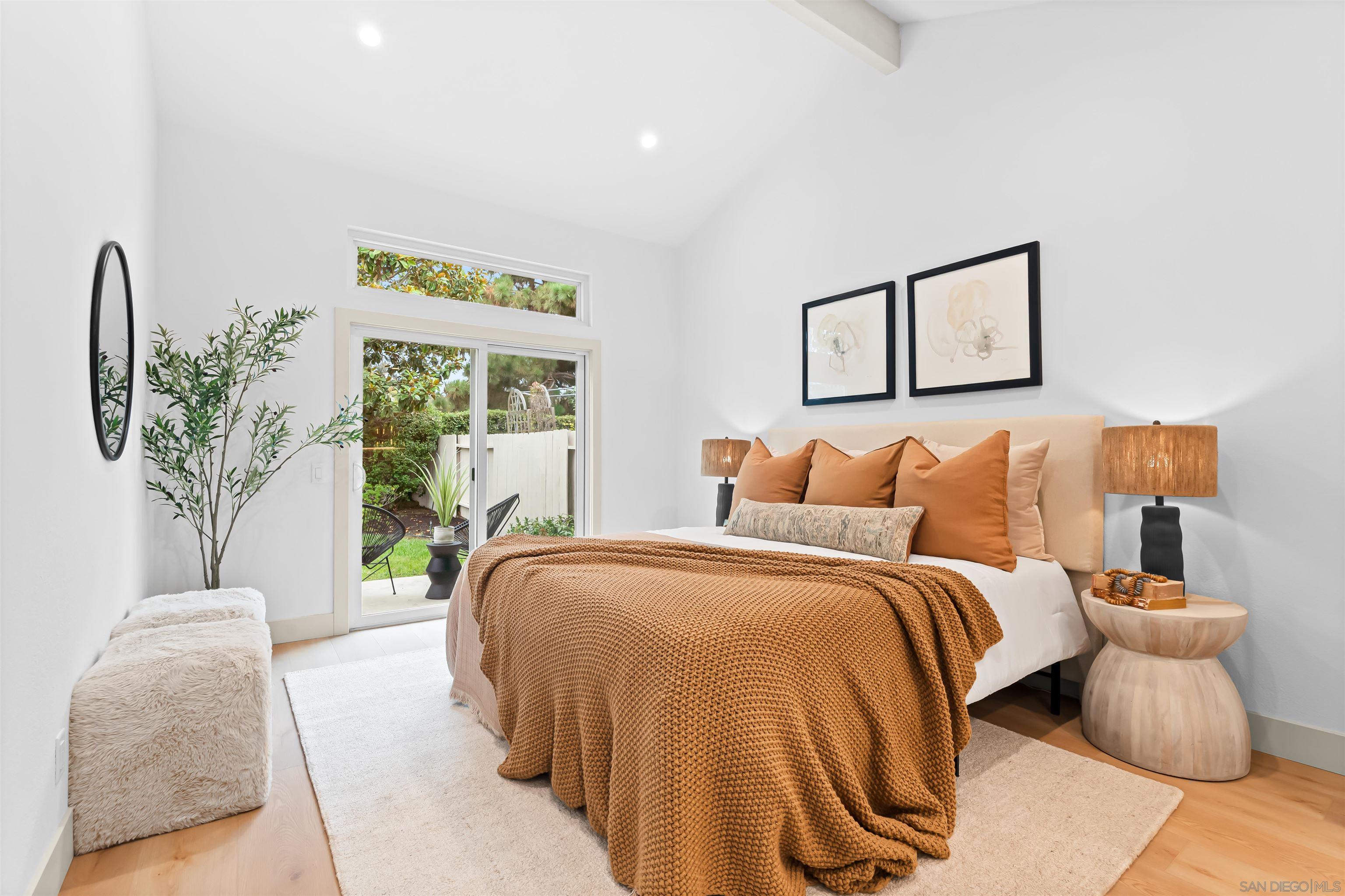 Detail Gallery Image 9 of 19 For 1617  Blossom Field Way, Encinitas,  CA 92024 - 3 Beds | 2 Baths
