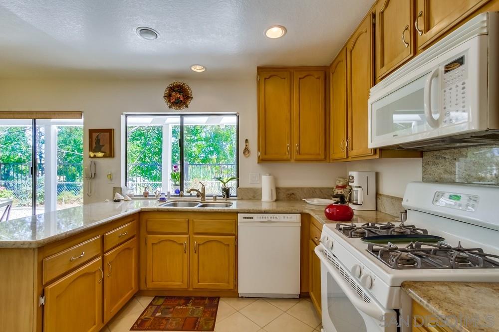 Detail Gallery Image 10 of 24 For 13354  Benchley Rd, San Diego,  CA 92130 - 4 Beds | 3 Baths