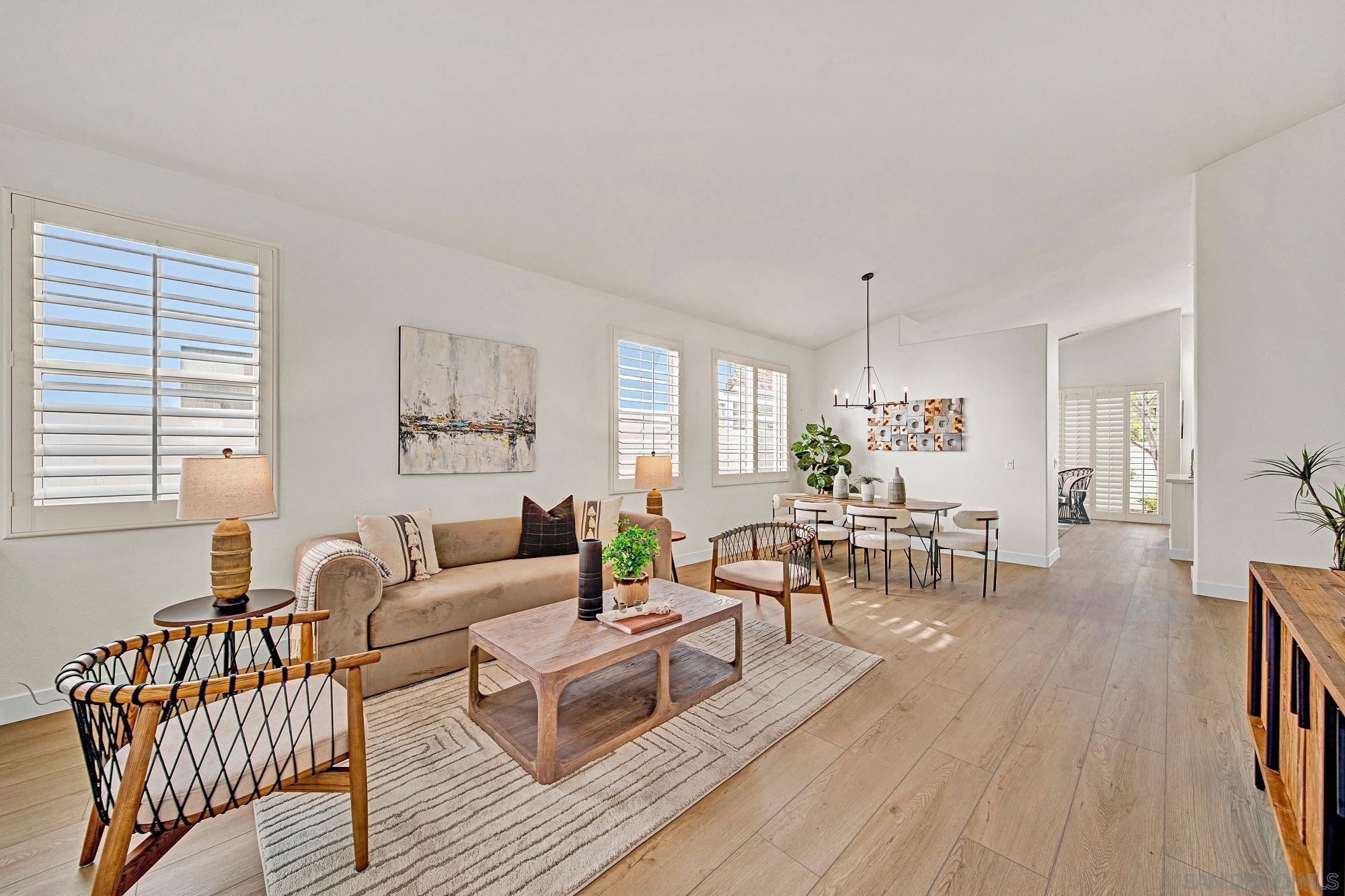 Front Image Thumbnail for SD250045824