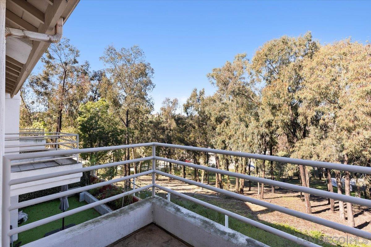 Detail Gallery Image 15 of 37 For 16156  Avenida Venusto  #2,  San Diego,  CA 92128 - 3 Beds | 2/1 Baths