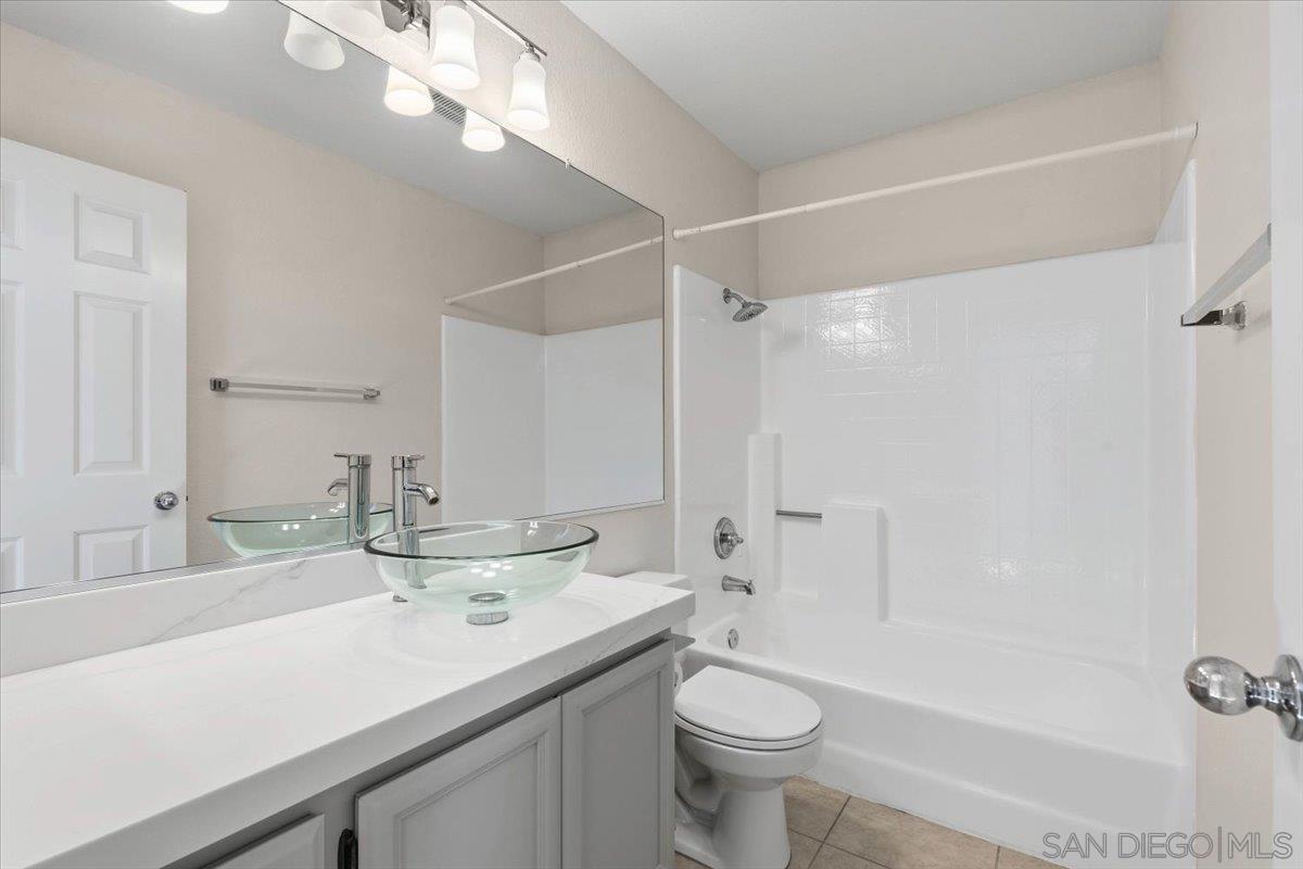 Detail Gallery Image 19 of 37 For 16156  Avenida Venusto  #2,  San Diego,  CA 92128 - 3 Beds | 2/1 Baths