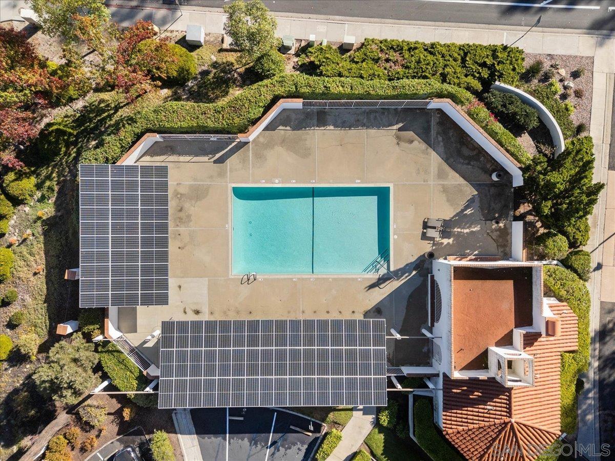 Detail Gallery Image 30 of 37 For 16156  Avenida Venusto  #2,  San Diego,  CA 92128 - 3 Beds | 2/1 Baths