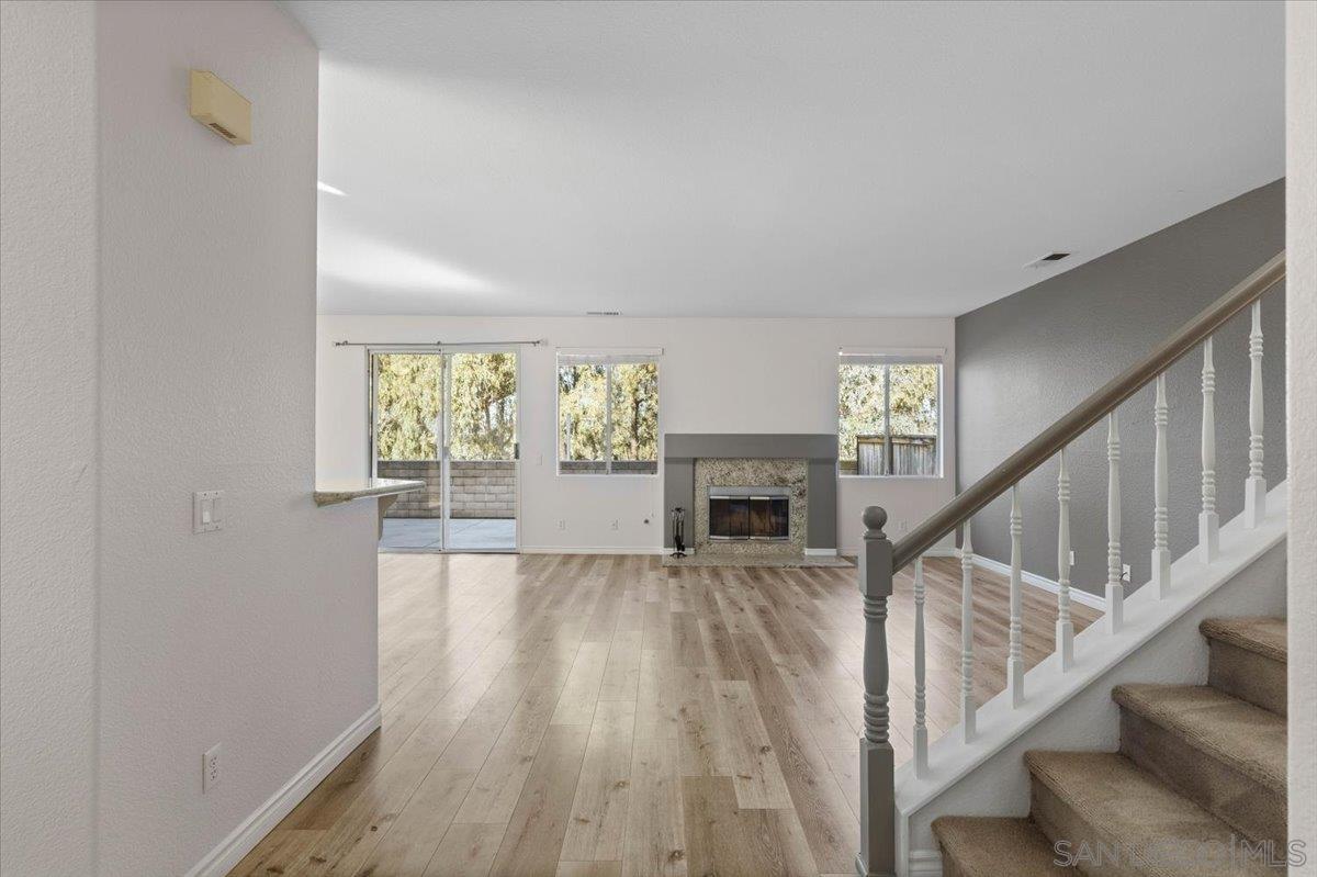 Detail Gallery Image 4 of 37 For 16156  Avenida Venusto  #2,  San Diego,  CA 92128 - 3 Beds | 2/1 Baths