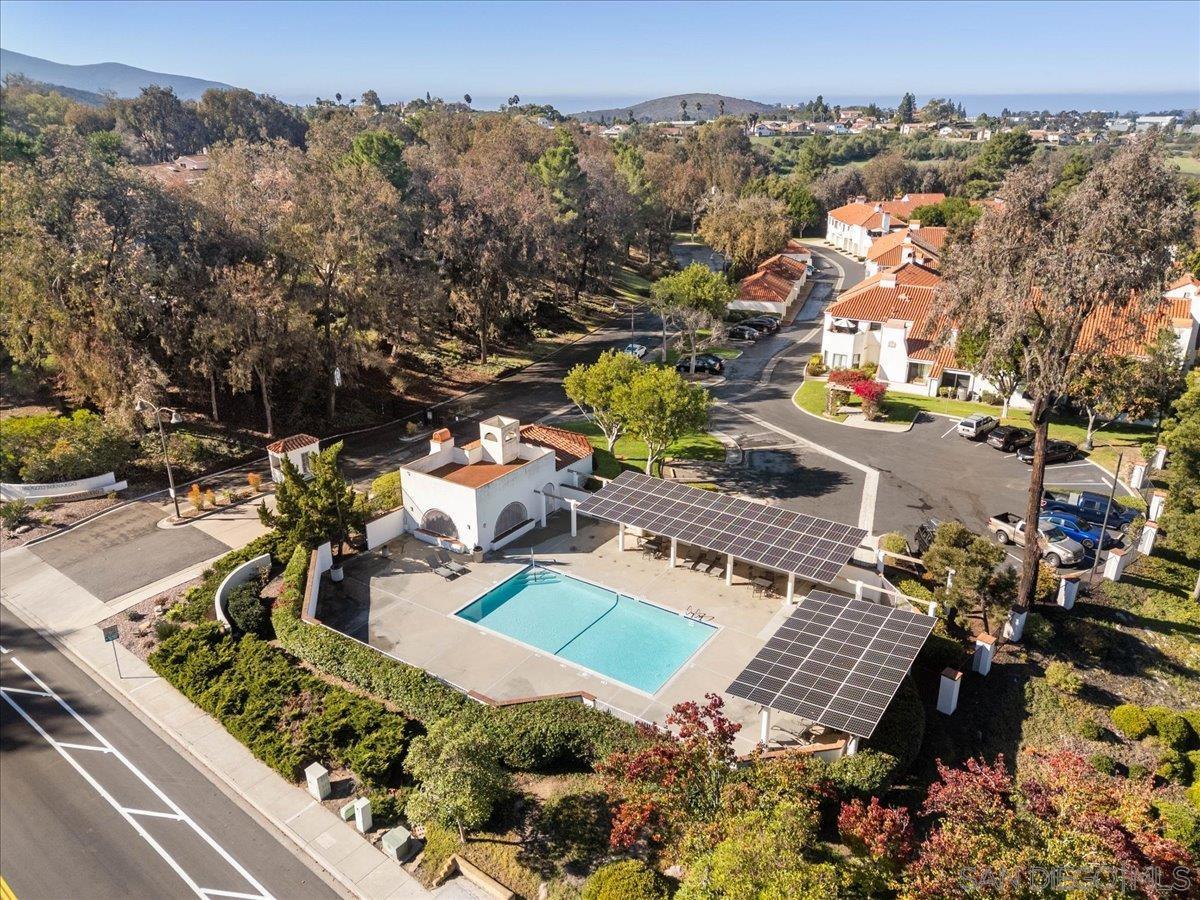 Detail Gallery Image 31 of 37 For 16156  Avenida Venusto  #2,  San Diego,  CA 92128 - 3 Beds | 2/1 Baths