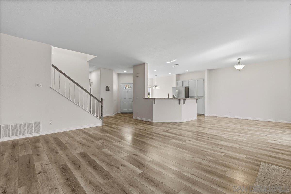 Detail Gallery Image 5 of 37 For 16156  Avenida Venusto  #2,  San Diego,  CA 92128 - 3 Beds | 2/1 Baths