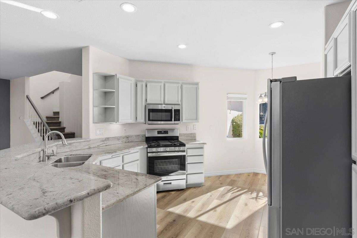 Detail Gallery Image 9 of 37 For 16156  Avenida Venusto  #2,  San Diego,  CA 92128 - 3 Beds | 2/1 Baths