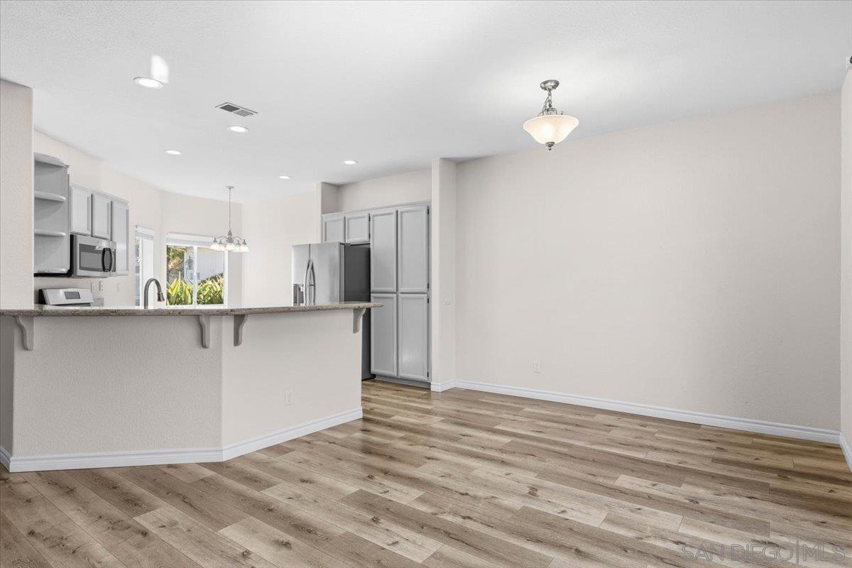 Detail Gallery Image 10 of 37 For 16156  Avenida Venusto  #2,  San Diego,  CA 92128 - 3 Beds | 2/1 Baths