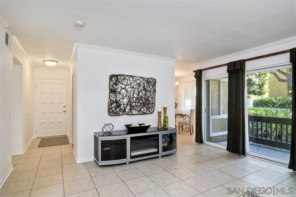 Detail Gallery Image 3 of 20 For 17119  West Bernardo Dr.  108, San Diego,  CA 92127 - 2 Beds | 2 Baths