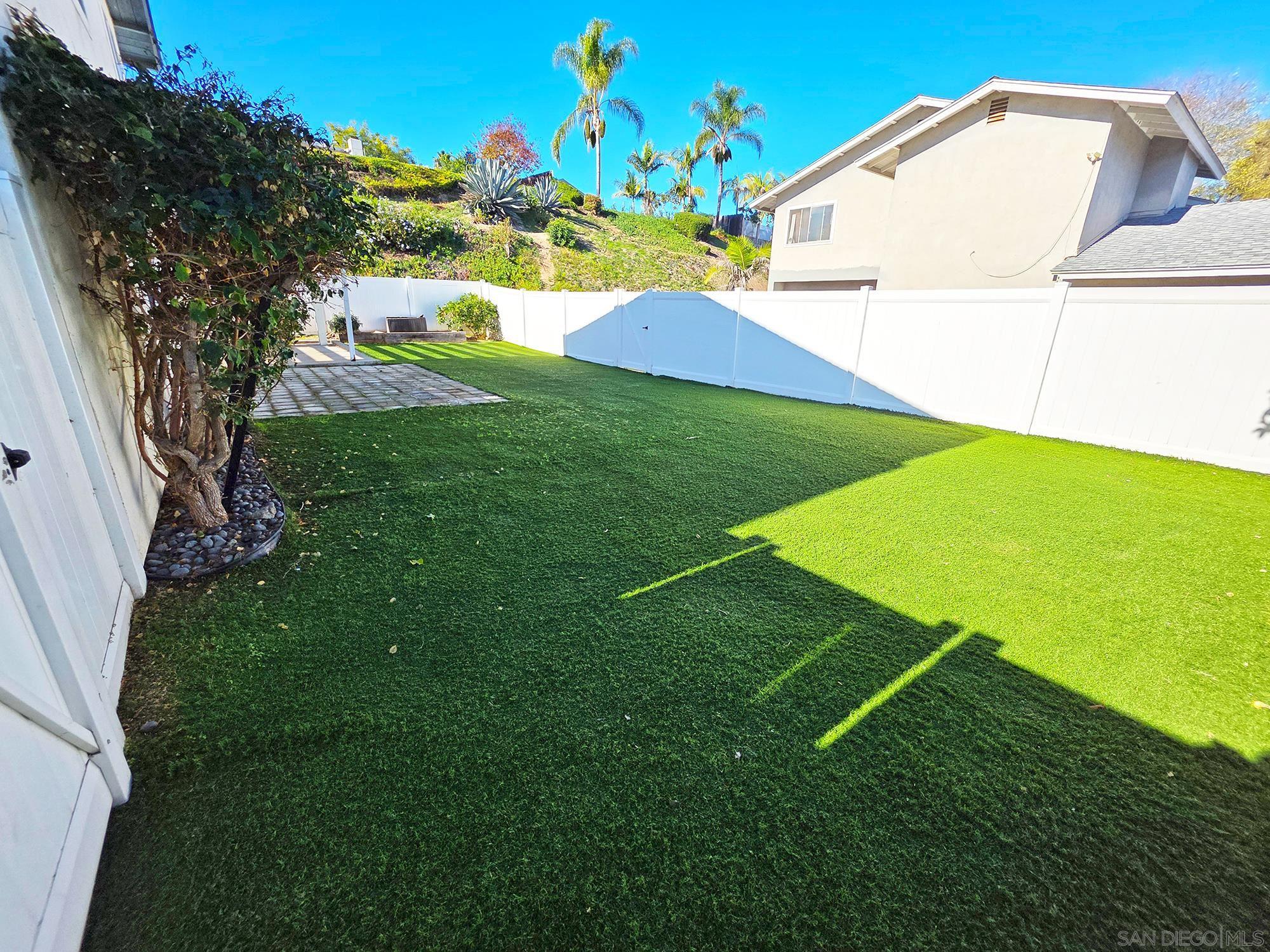 Detail Gallery Image 2 of 29 For 2230  Ledgeview Ln, Spring Valley,  CA 91977 - 4 Beds | 2 Baths