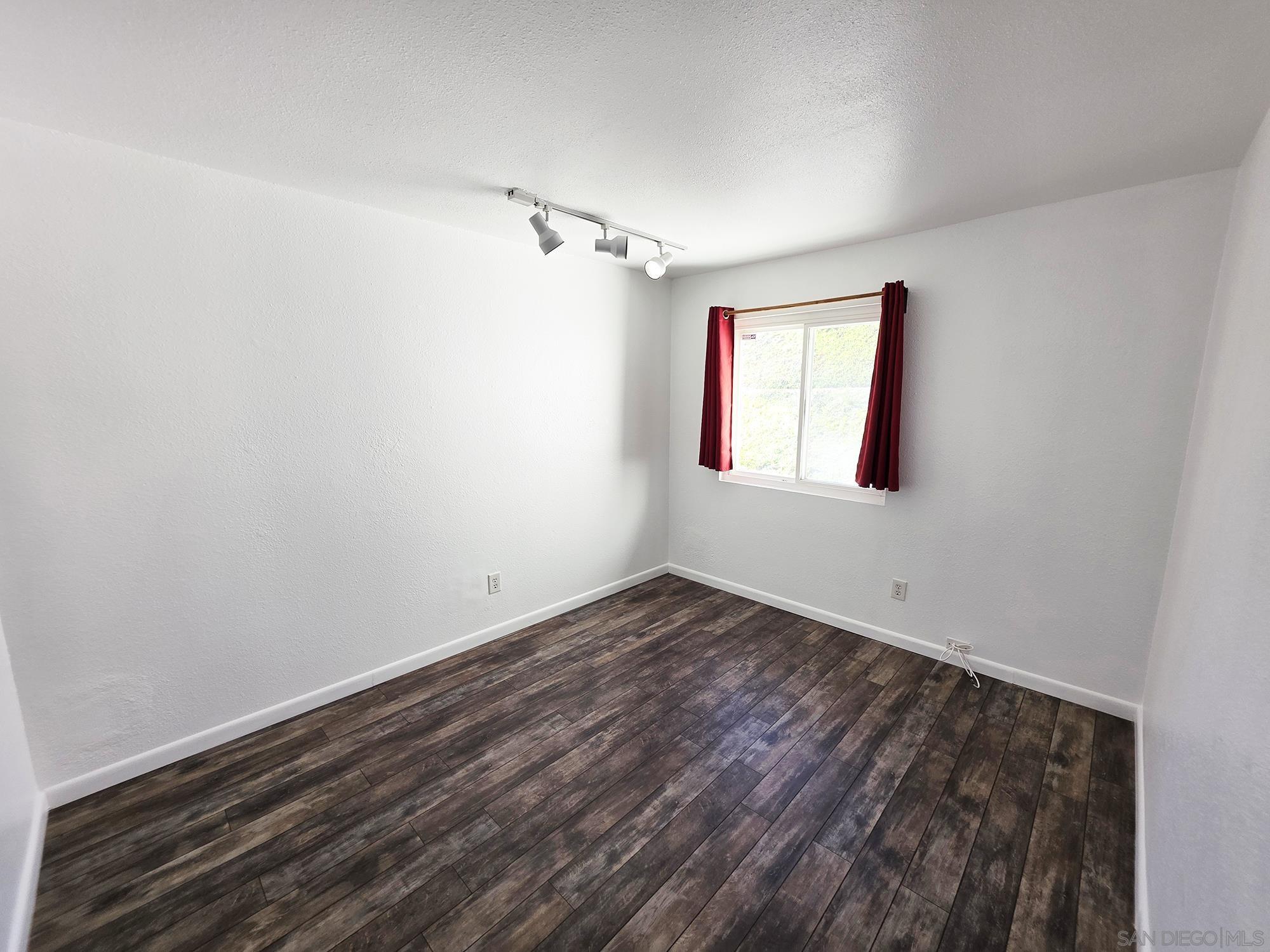 Detail Gallery Image 16 of 29 For 2230  Ledgeview Ln, Spring Valley,  CA 91977 - 4 Beds | 2 Baths