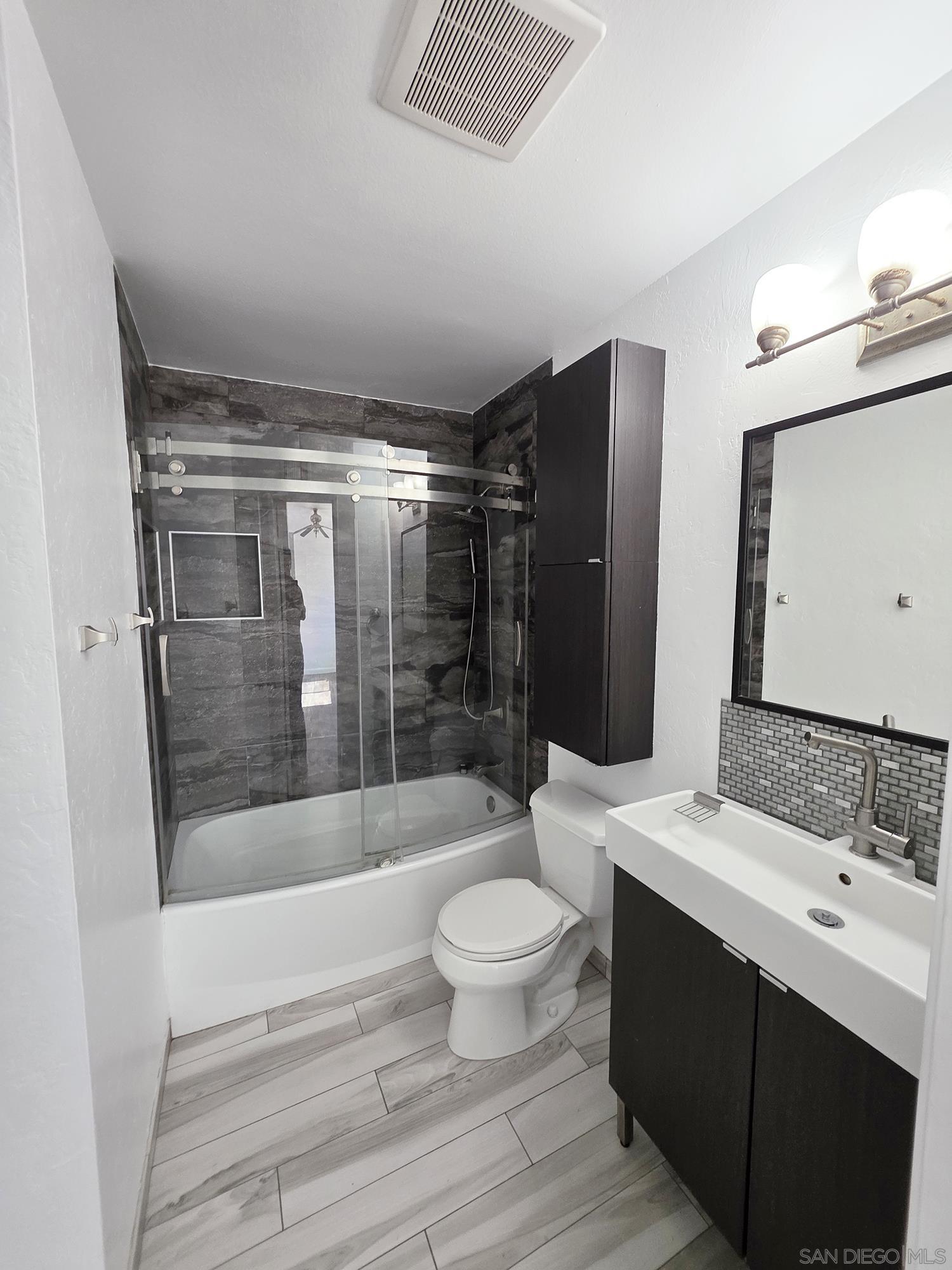 Detail Gallery Image 19 of 29 For 2230  Ledgeview Ln, Spring Valley,  CA 91977 - 4 Beds | 2 Baths