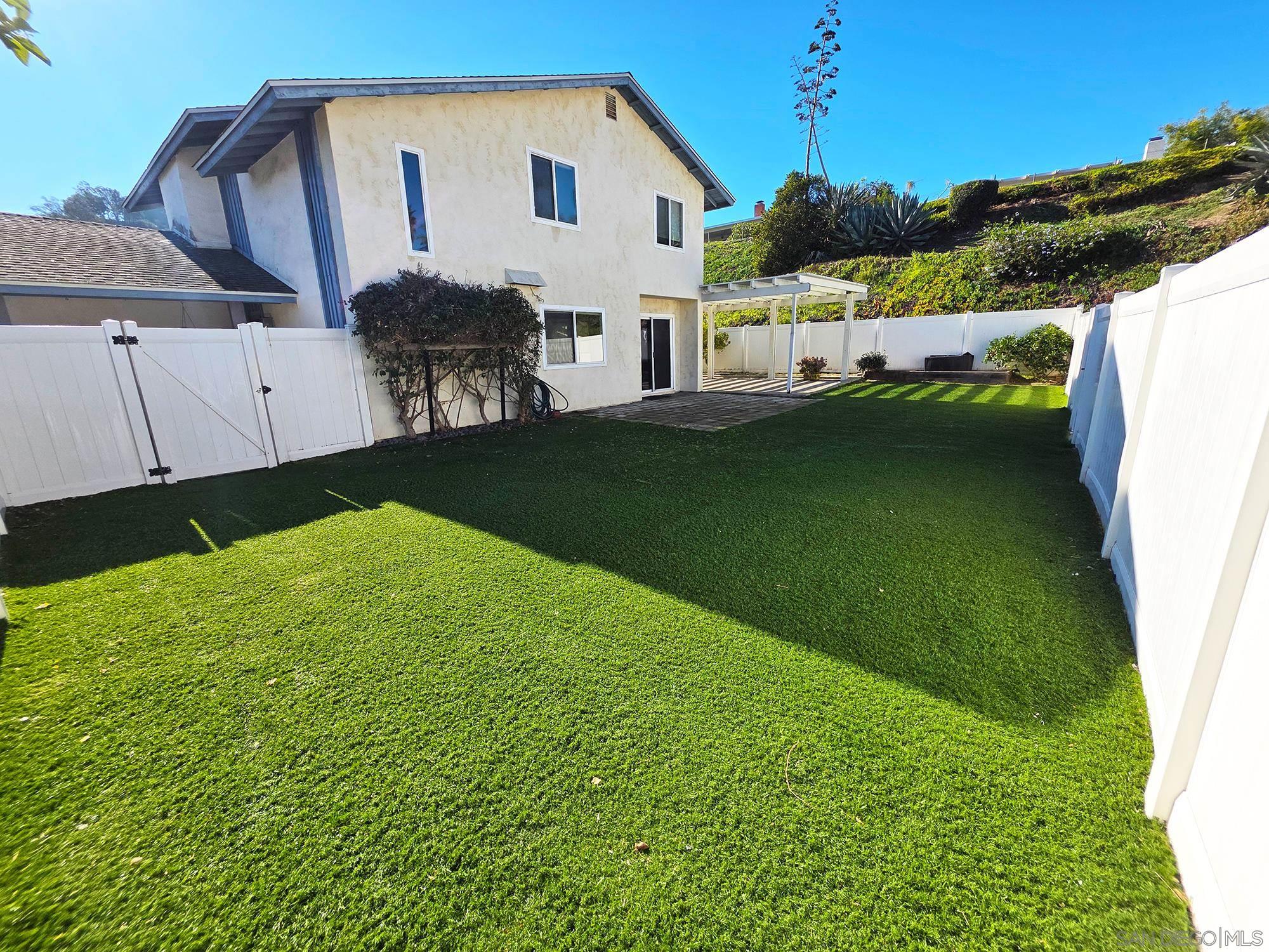 Detail Gallery Image 3 of 29 For 2230  Ledgeview Ln, Spring Valley,  CA 91977 - 4 Beds | 2 Baths