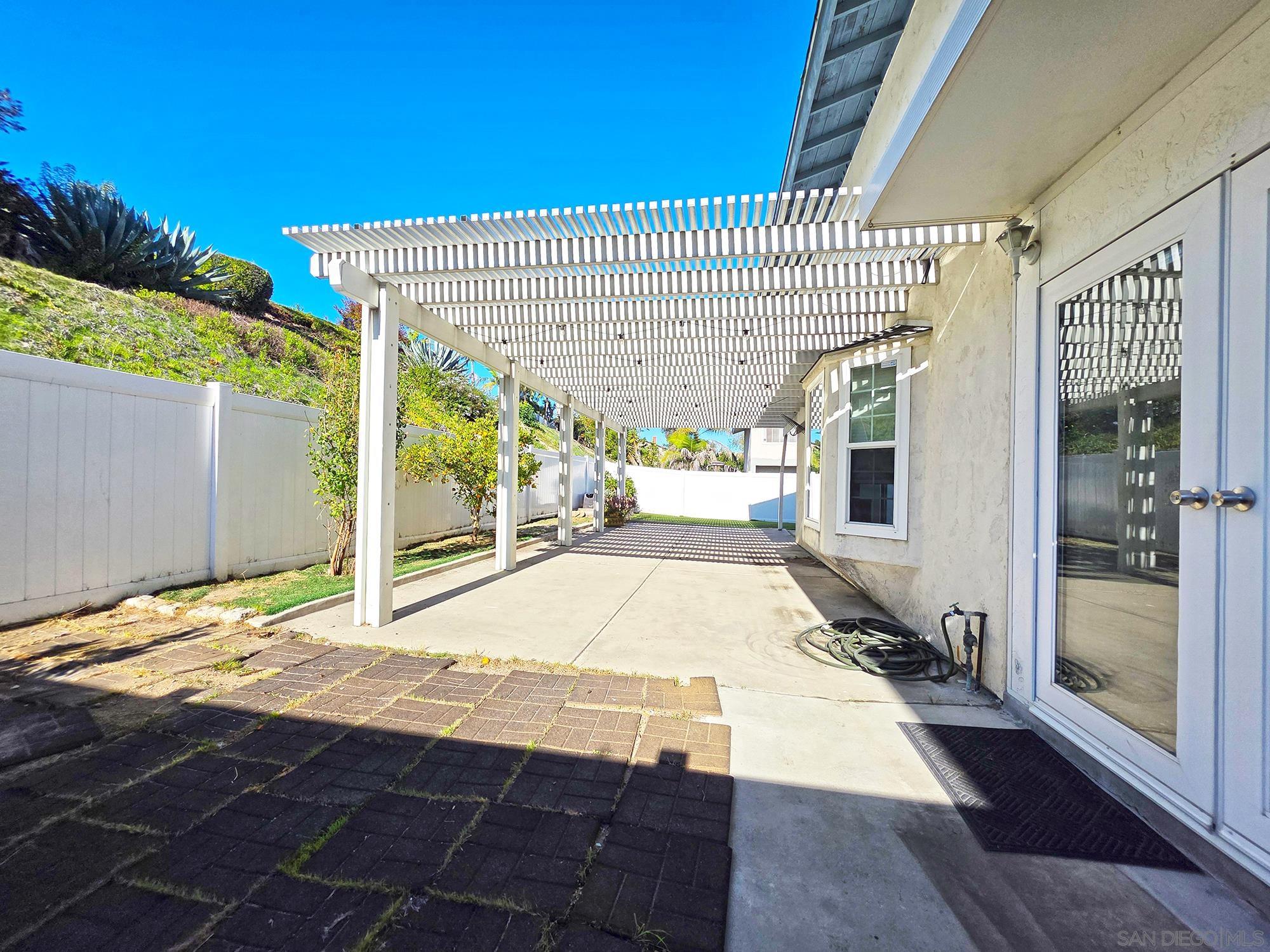 Detail Gallery Image 5 of 29 For 2230  Ledgeview Ln, Spring Valley,  CA 91977 - 4 Beds | 2 Baths