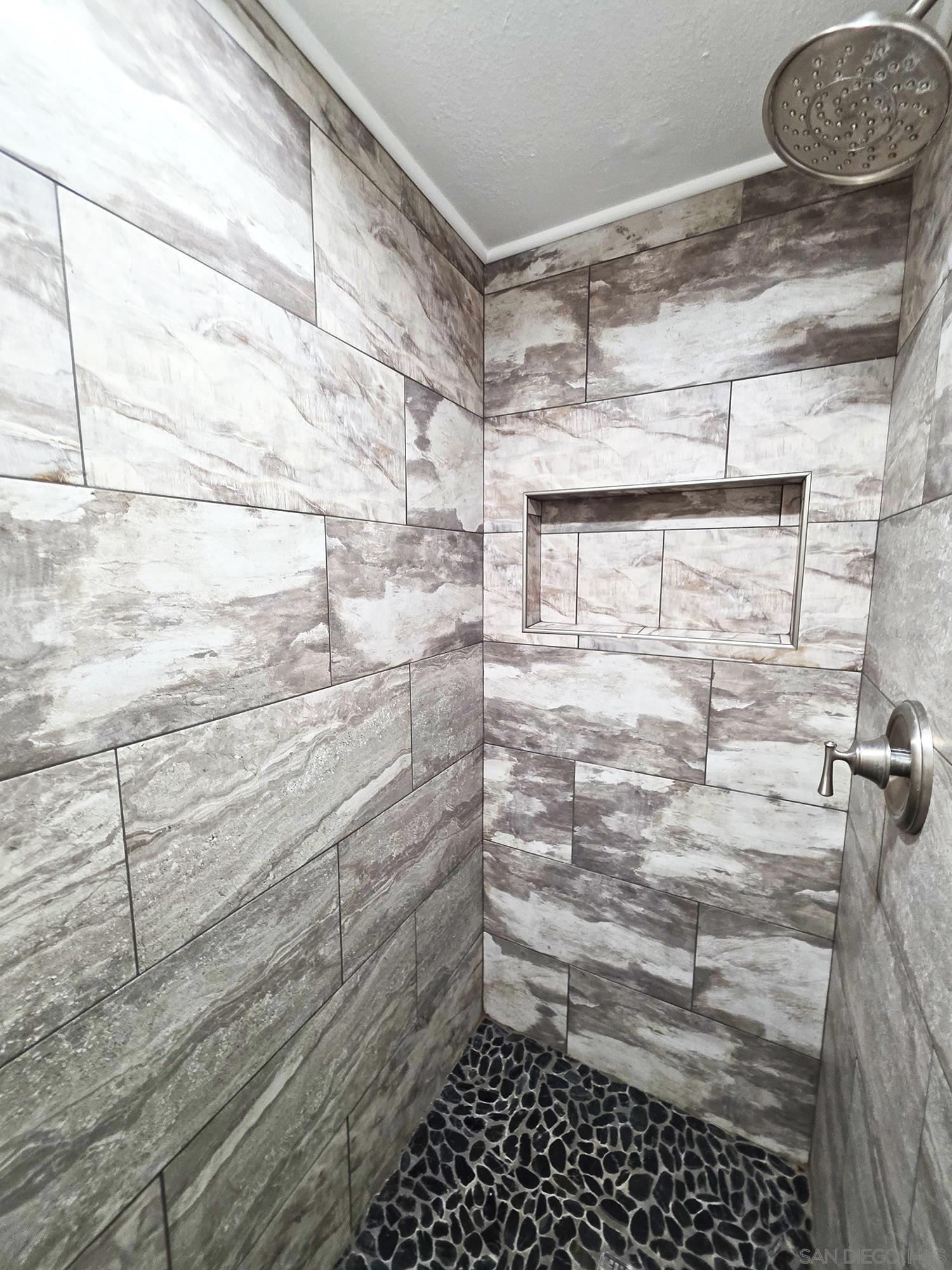 Detail Gallery Image 8 of 29 For 2230  Ledgeview Ln, Spring Valley,  CA 91977 - 4 Beds | 2 Baths