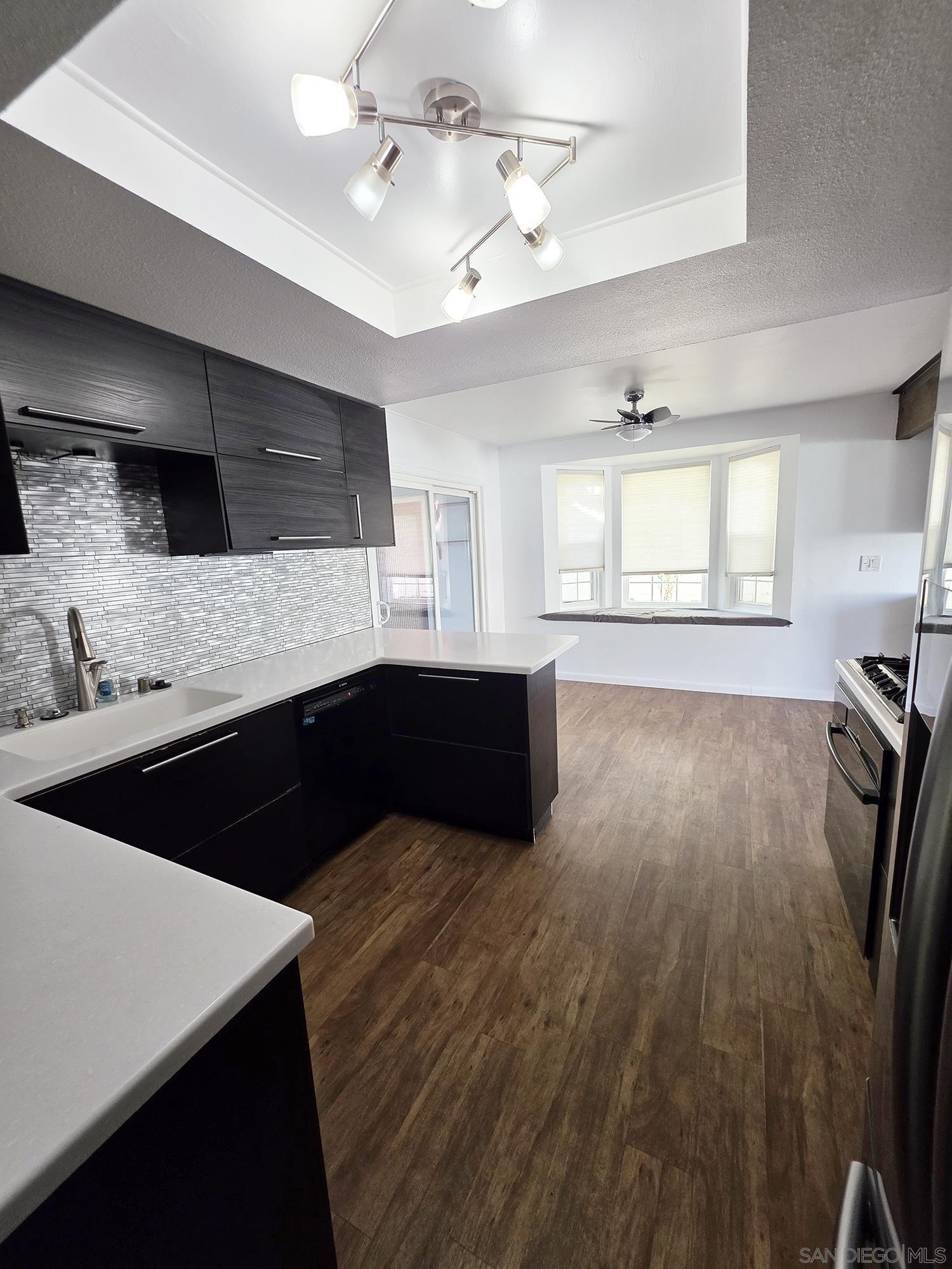 Detail Gallery Image 9 of 29 For 2230  Ledgeview Ln, Spring Valley,  CA 91977 - 4 Beds | 2 Baths