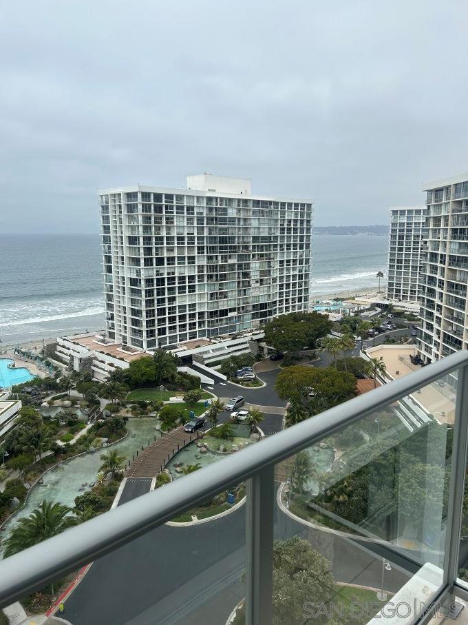 Detail Gallery Image 2 of 17 For 1770 Avenida De  Avenida Del Mundo  1210, Coronado,  CA 92118 - 2 Beds | 2 Baths