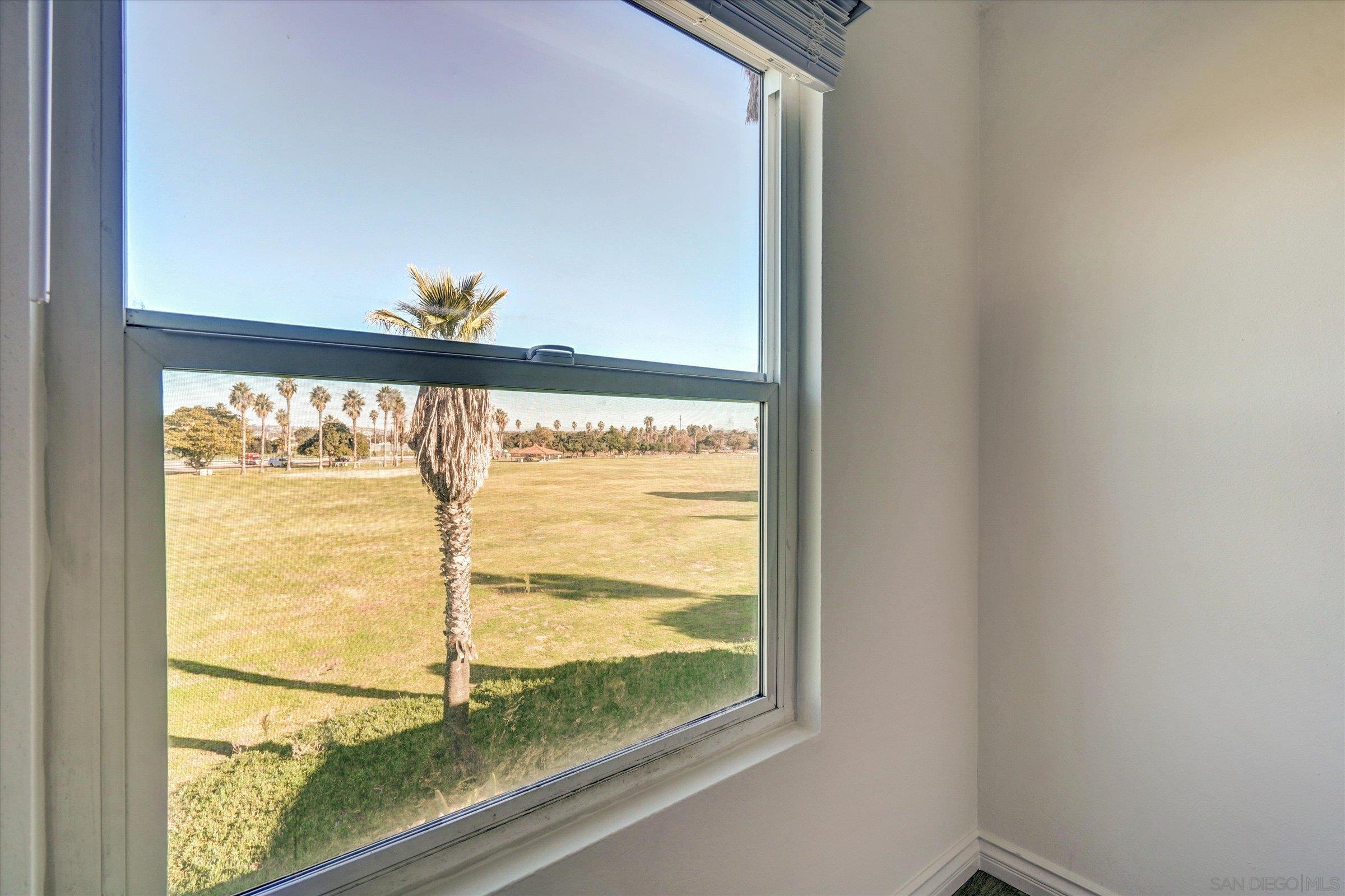 Detail Gallery Image 6 of 21 For 4712 W W Point Loma Blvd  4, San Diego,  CA 92107 - 2 Beds | 1 Baths