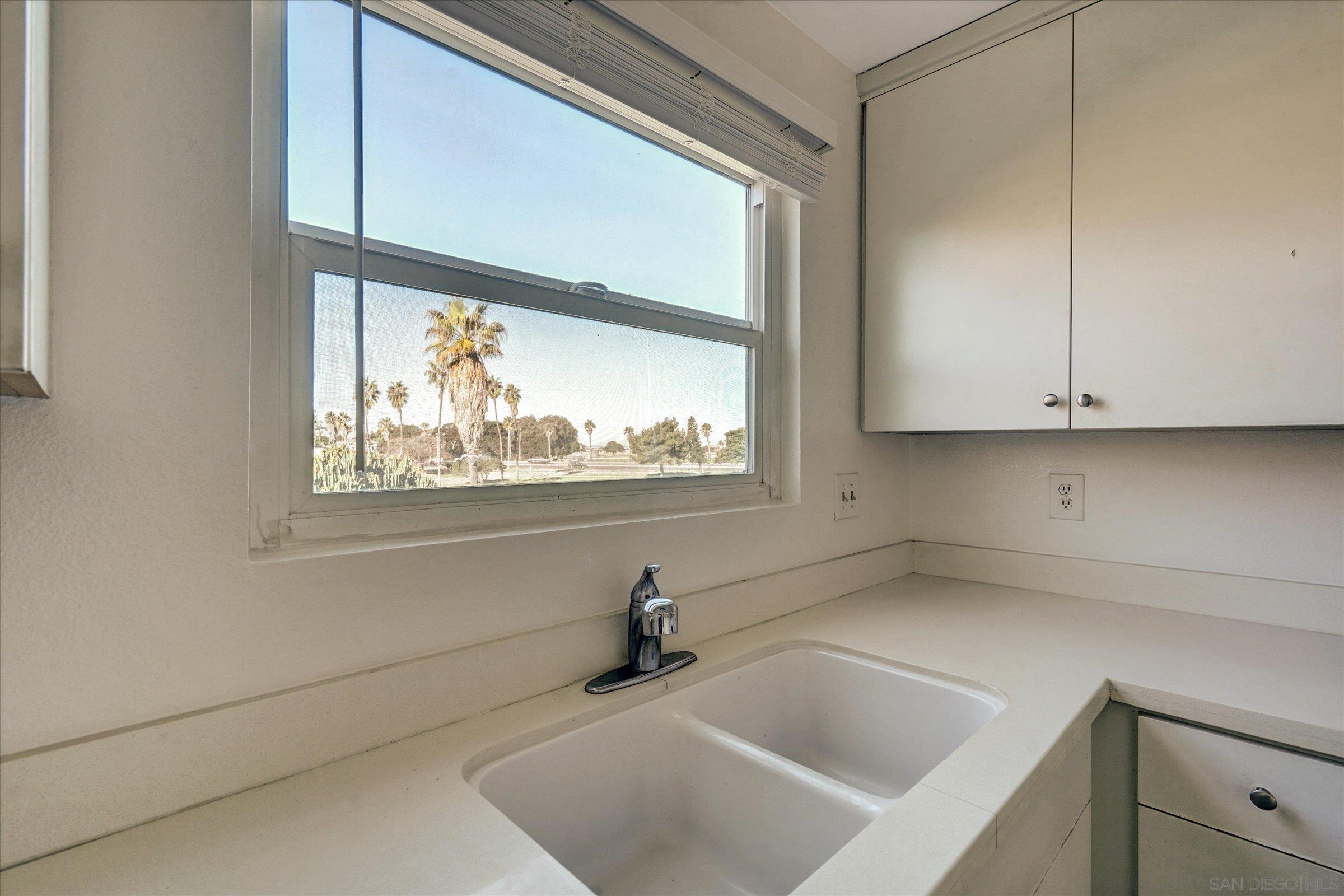 Detail Gallery Image 10 of 21 For 4712 W W Point Loma Blvd  4, San Diego,  CA 92107 - 2 Beds | 1 Baths