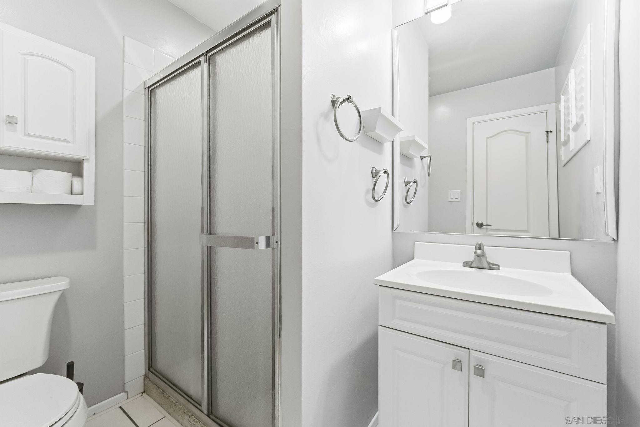 Detail Gallery Image 16 of 26 For 1828  Linwood St  #1,  San Diego,  CA 92110 - 2 Beds | 2 Baths