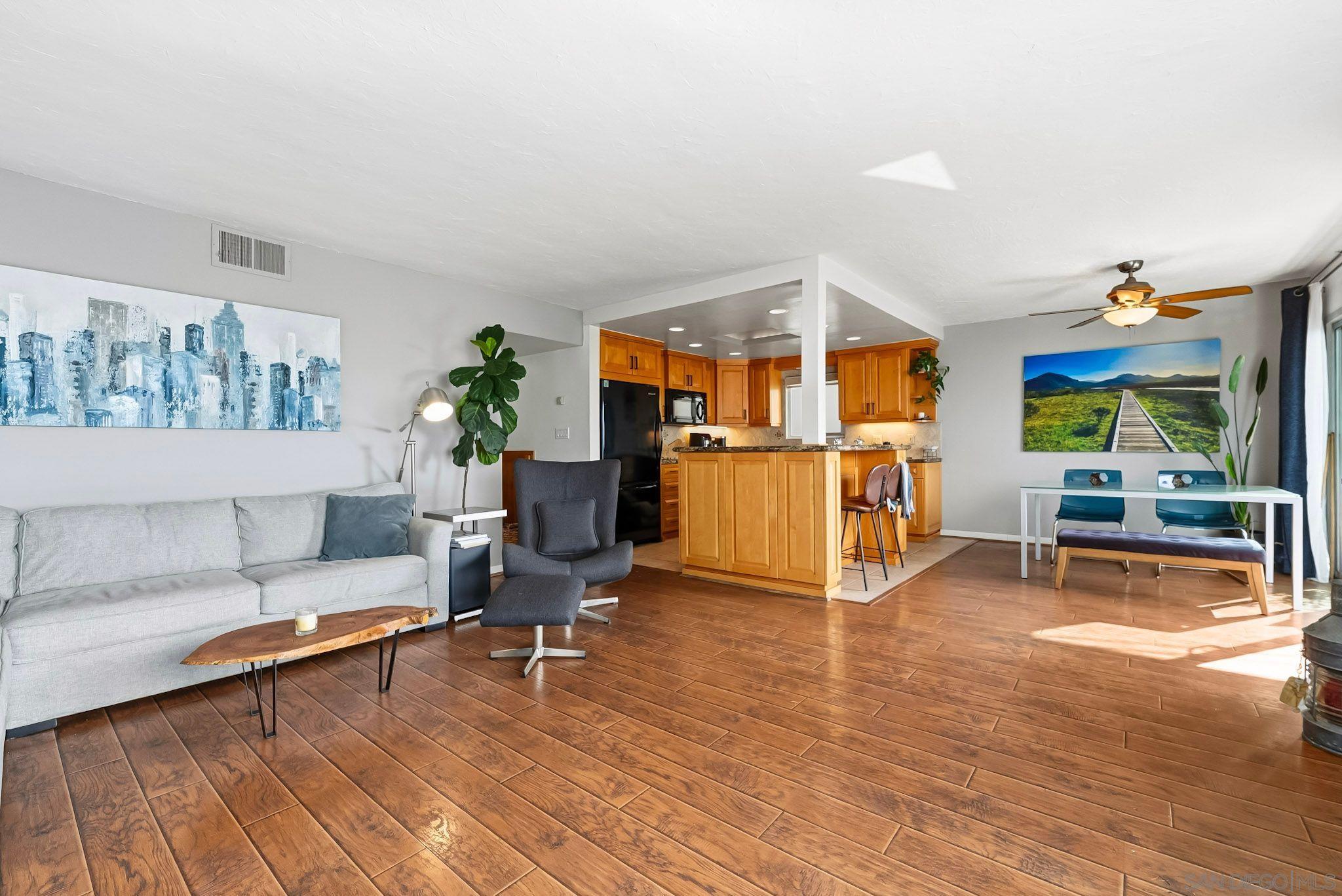 Detail Gallery Image 7 of 26 For 1828  Linwood St  #1,  San Diego,  CA 92110 - 2 Beds | 2 Baths