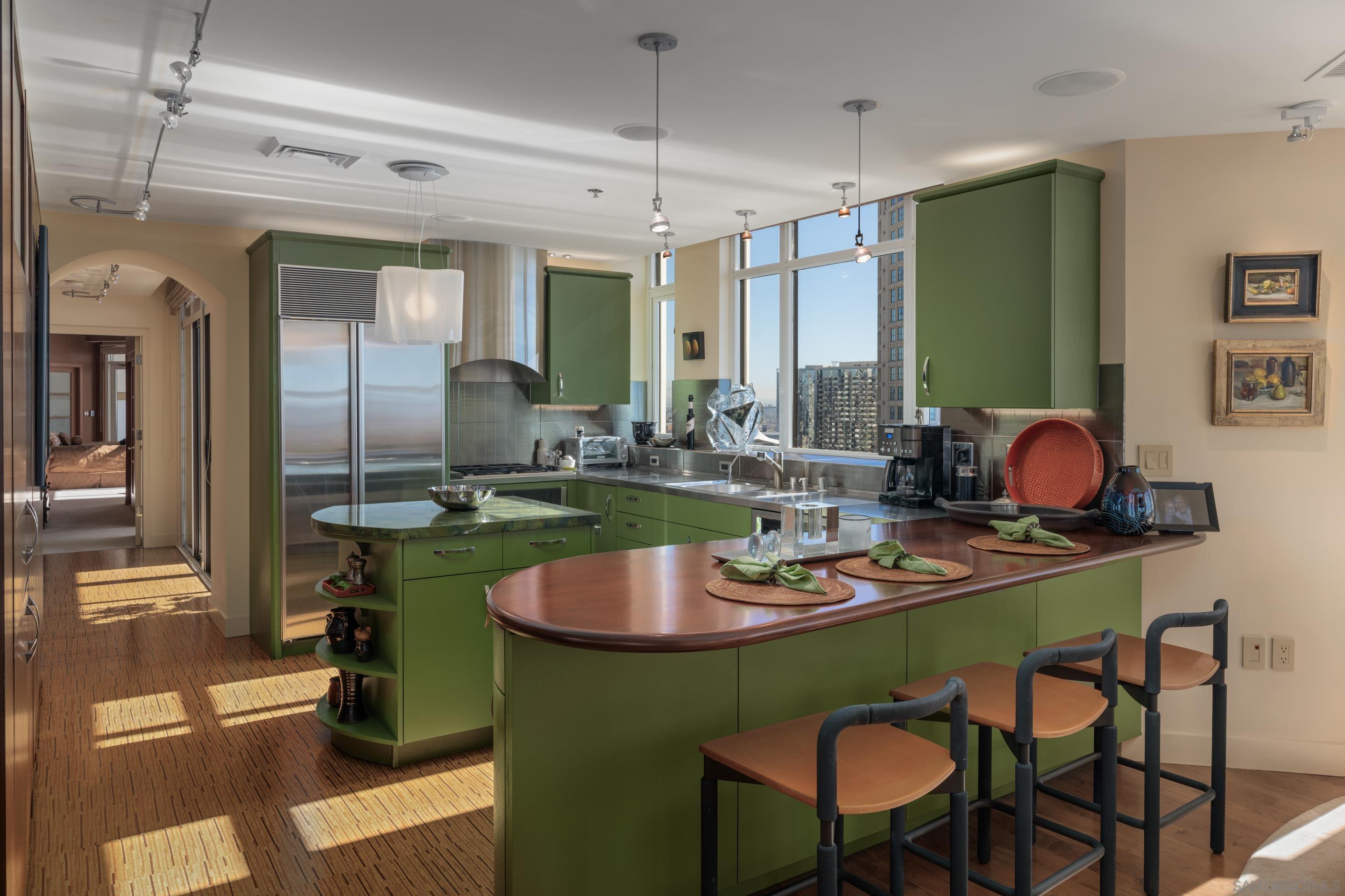 Detail Gallery Image 11 of 73 For 700 W Harbor Dr  #2202,  San Diego,  CA 92101 - 4 Beds | 3/1 Baths