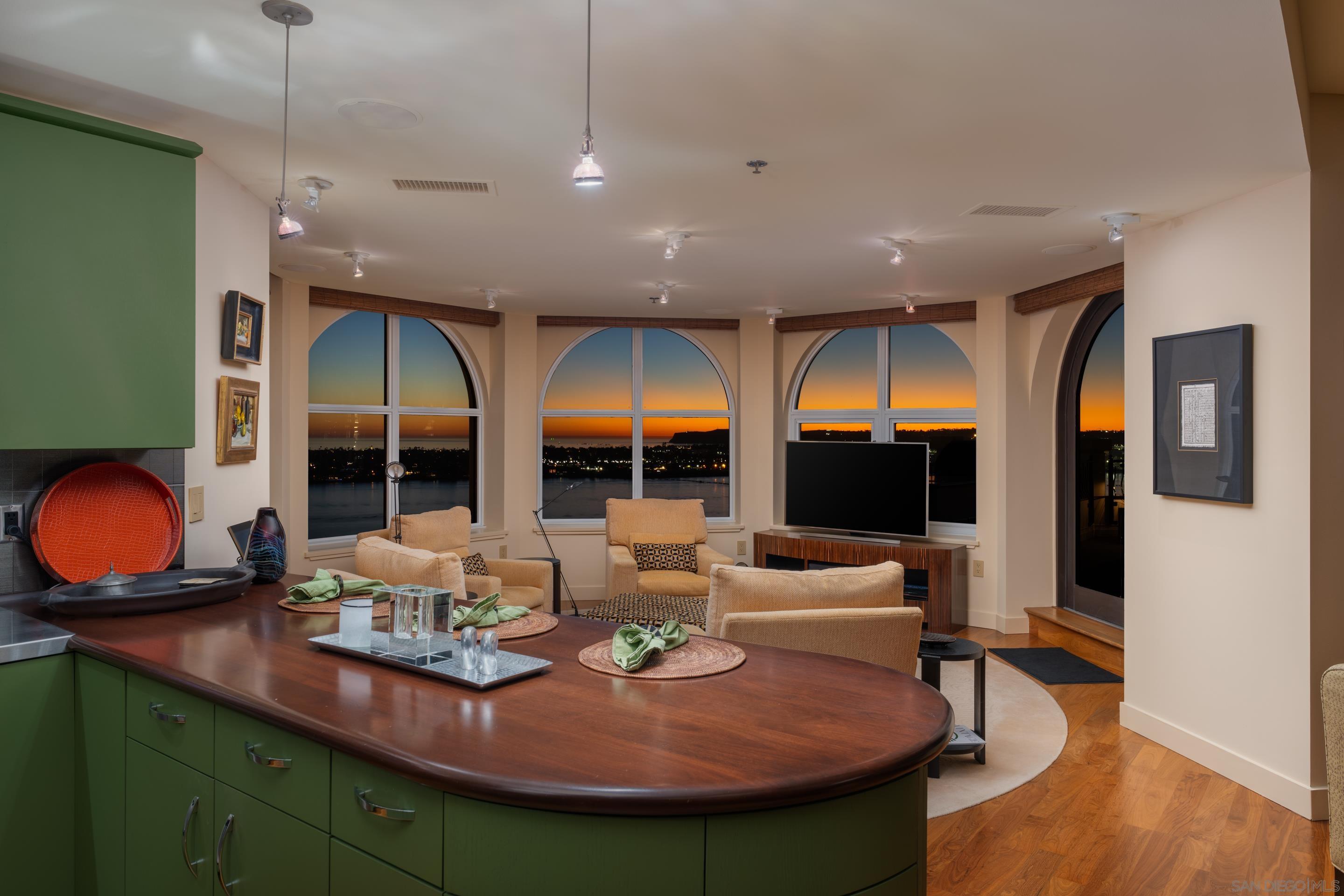 Detail Gallery Image 15 of 73 For 700 W Harbor Dr  #2202,  San Diego,  CA 92101 - 4 Beds | 3/1 Baths