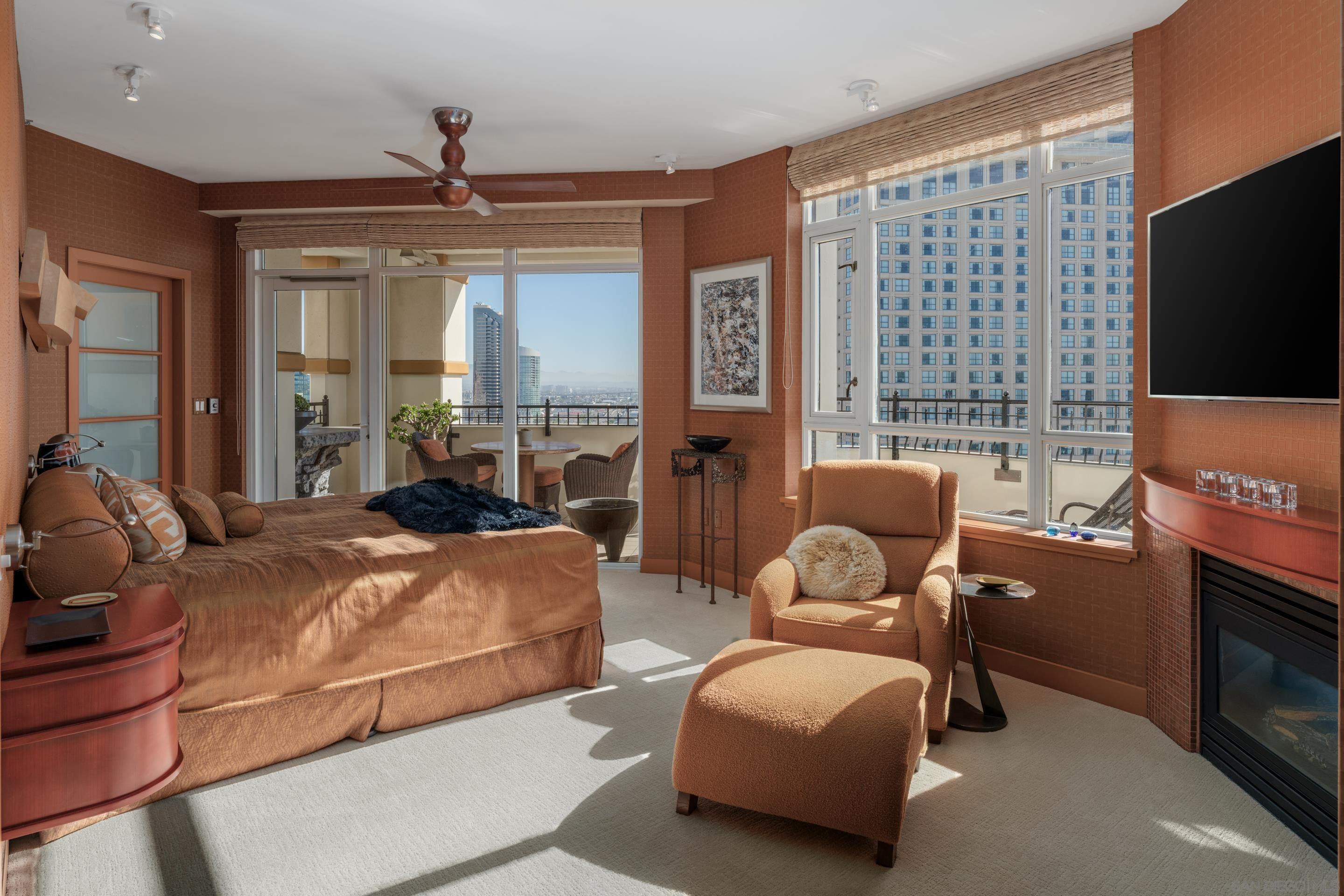 Detail Gallery Image 18 of 73 For 700 W Harbor Dr  #2202,  San Diego,  CA 92101 - 4 Beds | 3/1 Baths