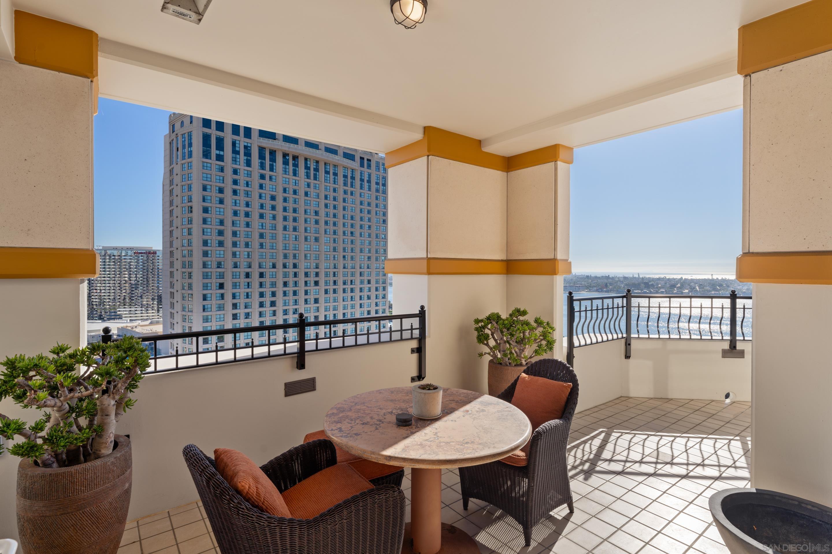 Detail Gallery Image 20 of 73 For 700 W Harbor Dr  #2202,  San Diego,  CA 92101 - 4 Beds | 3/1 Baths