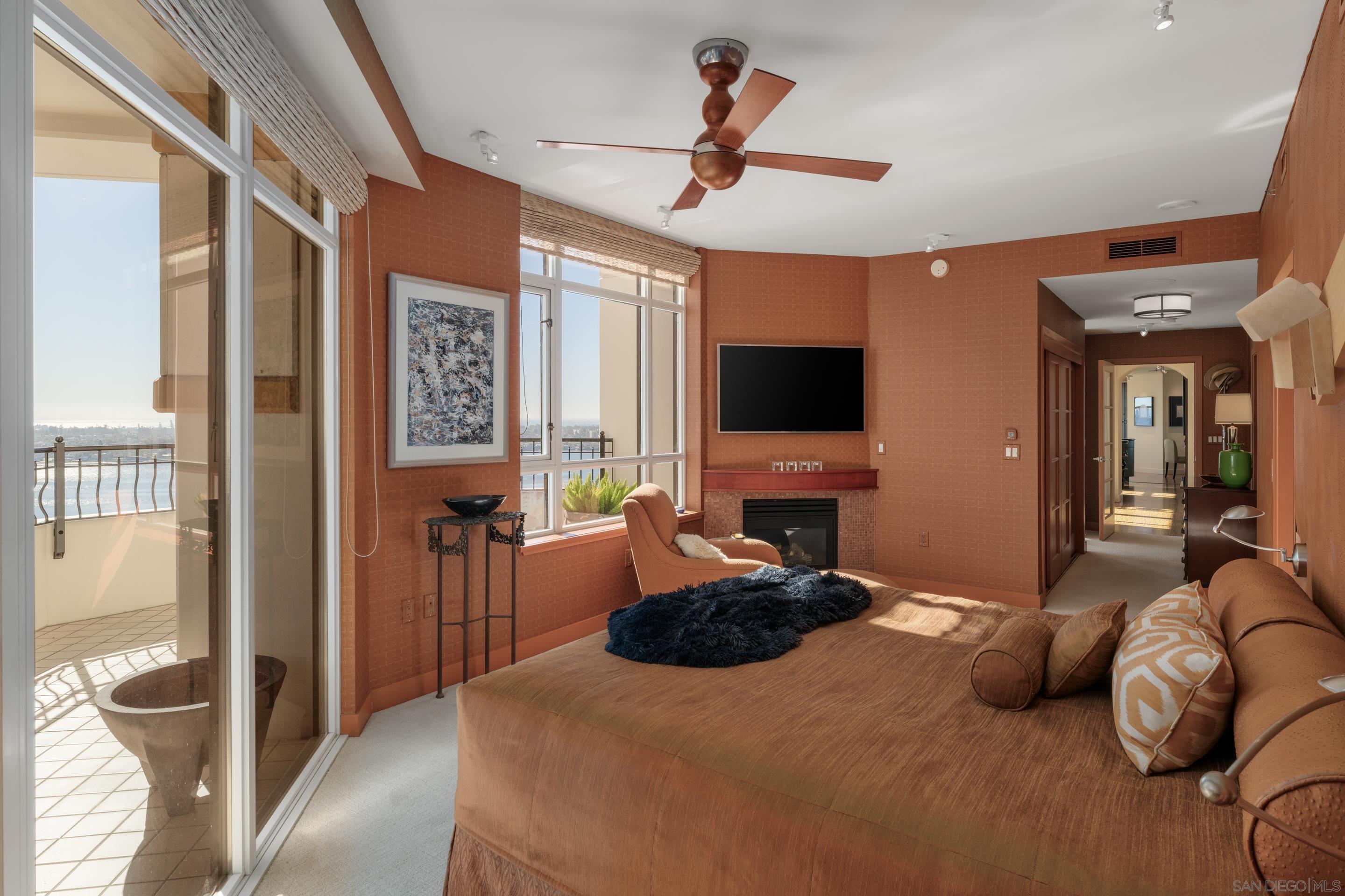 Detail Gallery Image 22 of 73 For 700 W Harbor Dr  #2202,  San Diego,  CA 92101 - 4 Beds | 3/1 Baths