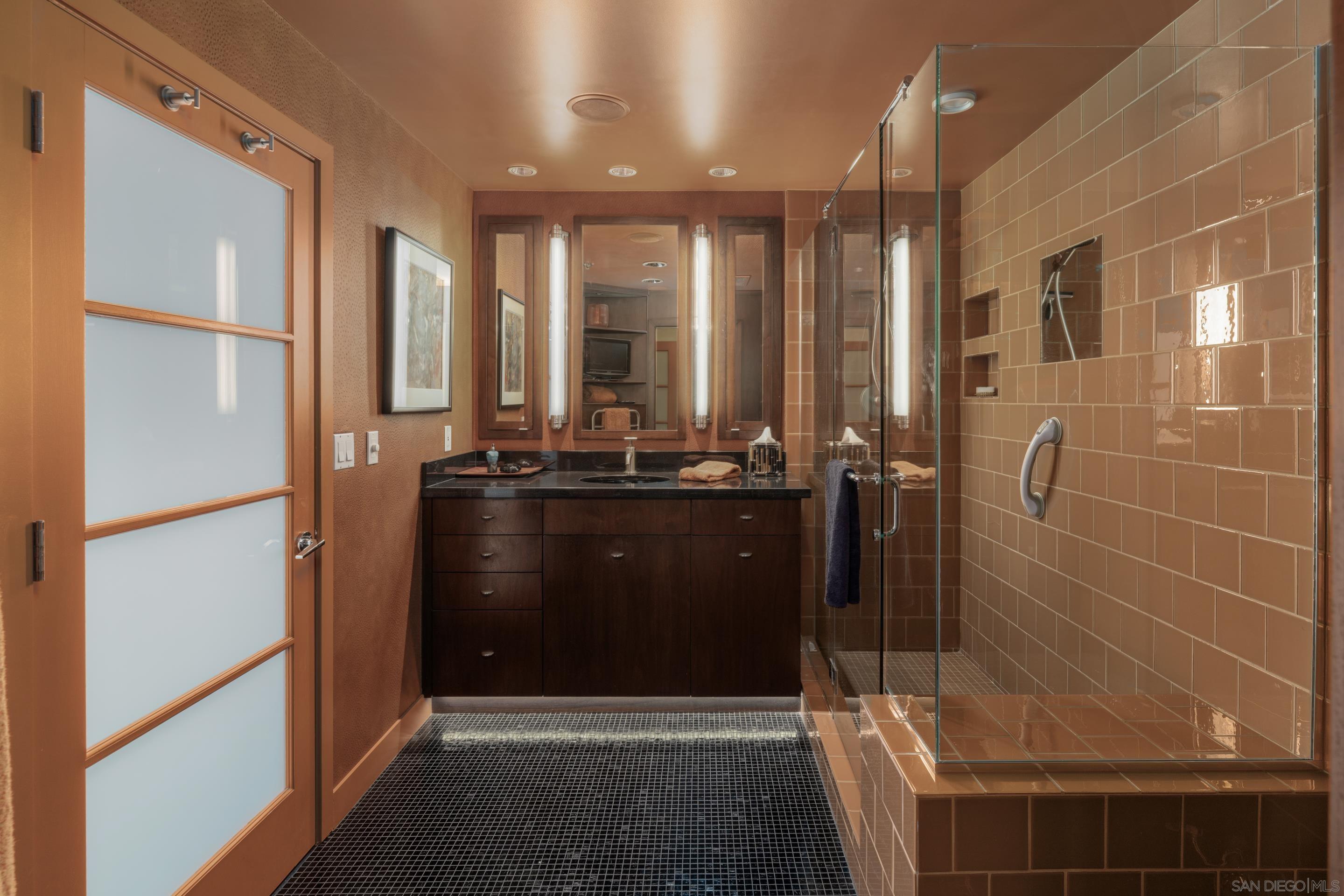 Detail Gallery Image 25 of 73 For 700 W Harbor Dr  #2202,  San Diego,  CA 92101 - 4 Beds | 3/1 Baths