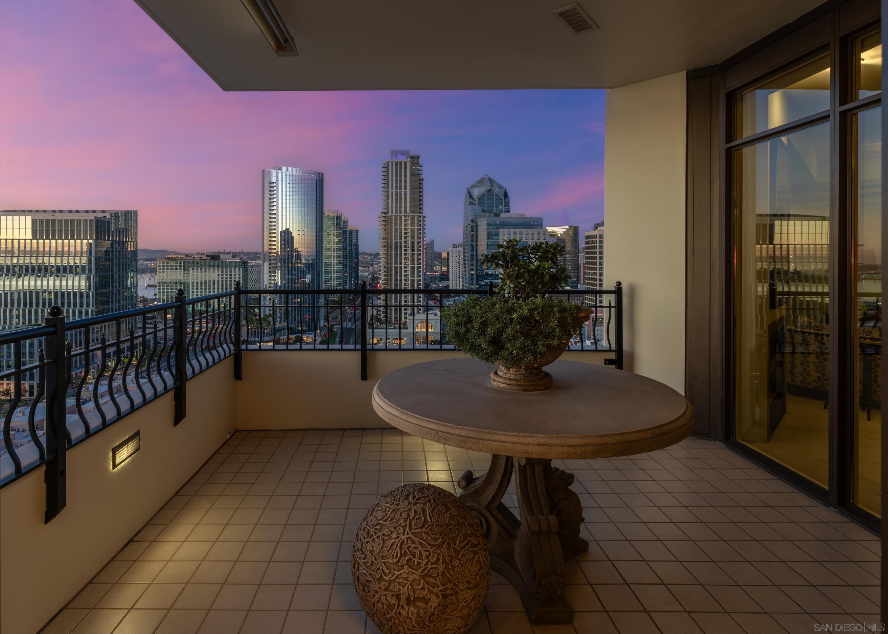 Detail Gallery Image 46 of 73 For 700 W Harbor Dr  #2202,  San Diego,  CA 92101 - 4 Beds | 3/1 Baths