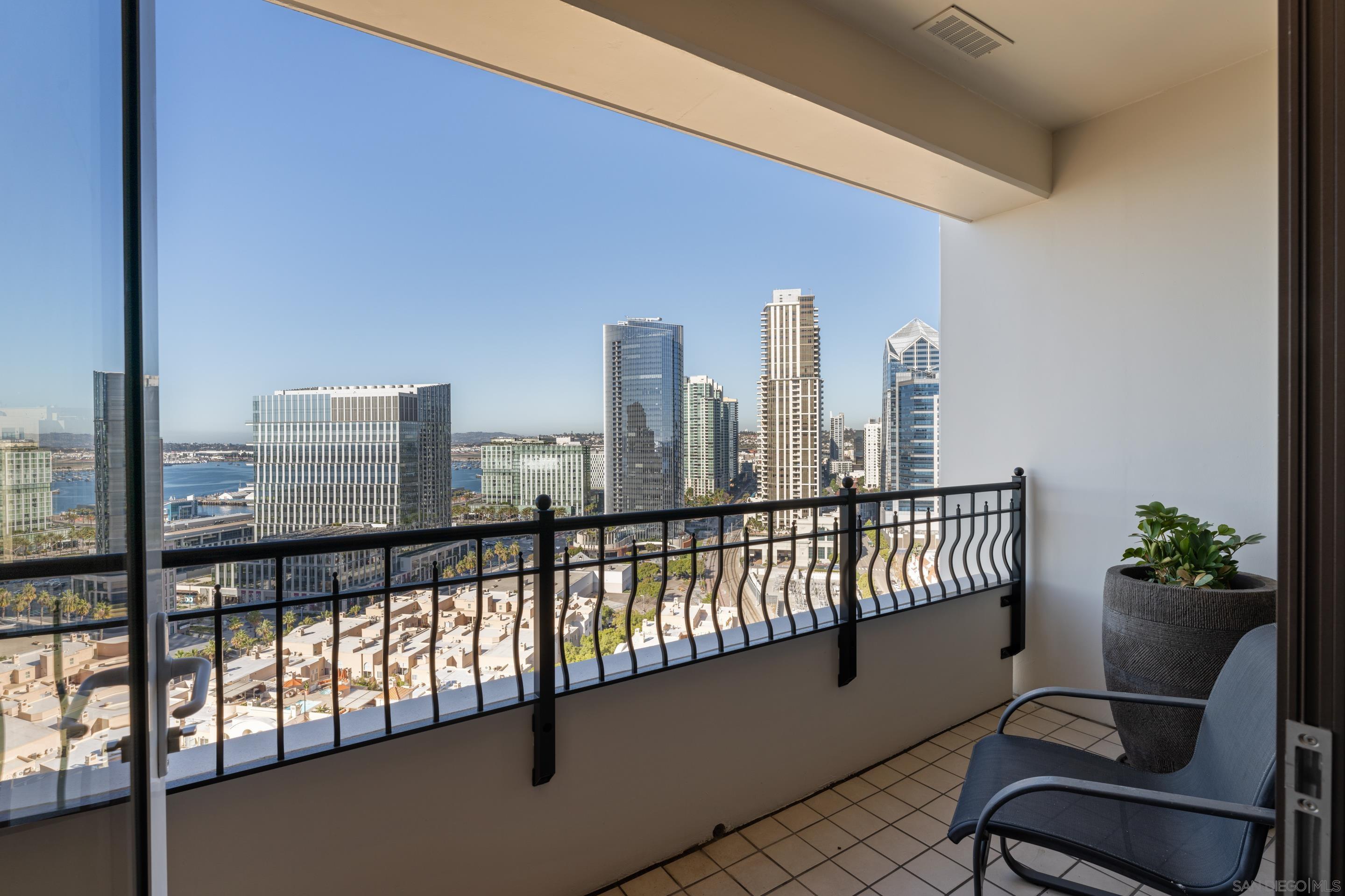 Detail Gallery Image 50 of 73 For 700 W Harbor Dr  #2202,  San Diego,  CA 92101 - 4 Beds | 3/1 Baths