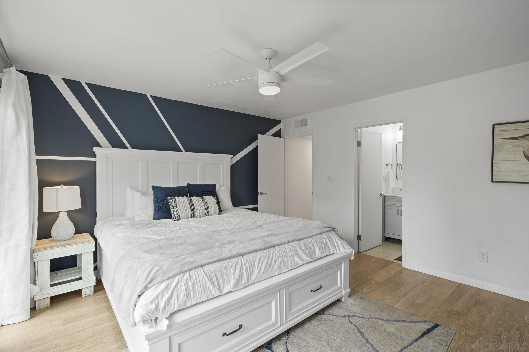 Detail Gallery Image 13 of 25 For 2735  Mission Blvd, San Diego,  CA 92109 - 2 Beds | 2 Baths