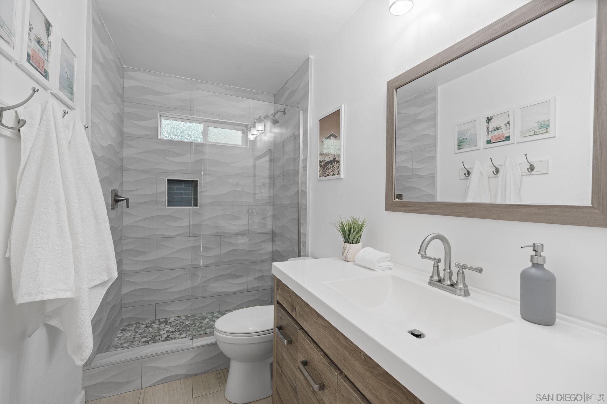 Detail Gallery Image 7 of 25 For 2735  Mission Blvd, San Diego,  CA 92109 - 2 Beds | 2 Baths