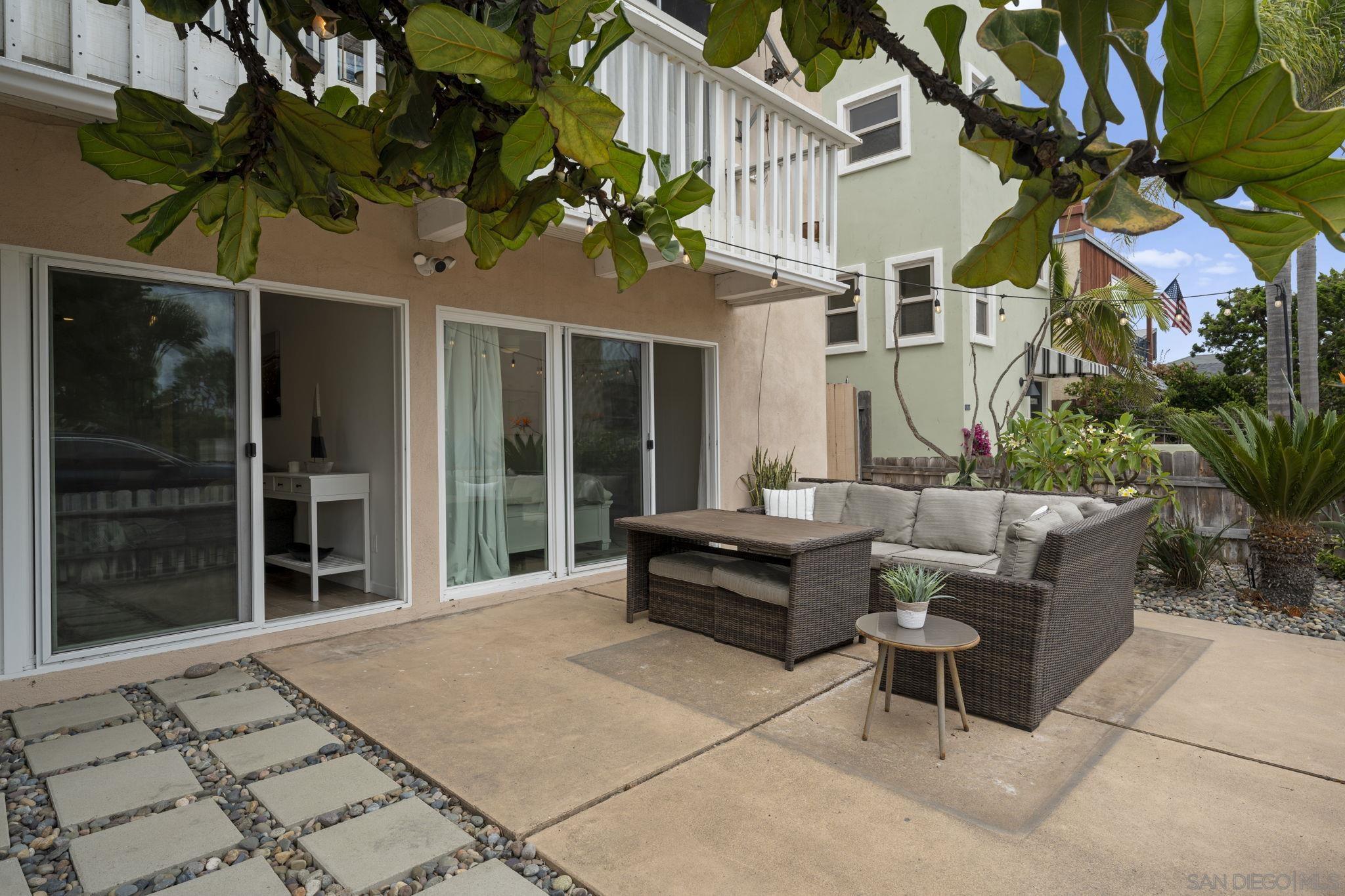 Detail Gallery Image 10 of 25 For 2735  Mission Blvd, San Diego,  CA 92109 - 2 Beds | 2 Baths