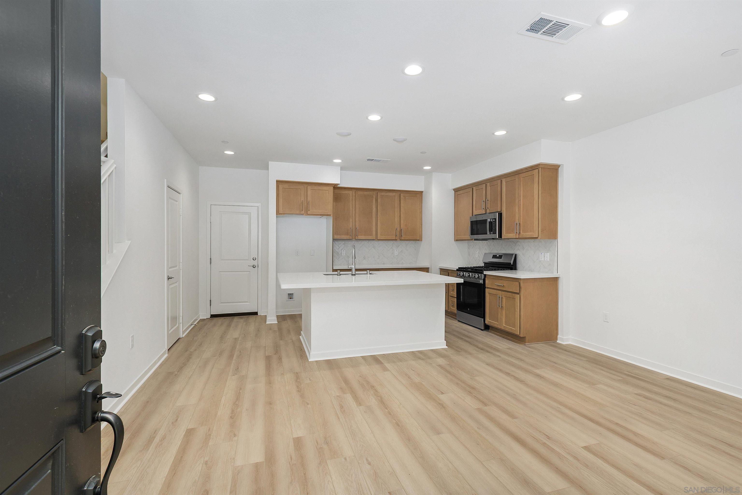 Detail Gallery Image 3 of 26 For 32336  Brunello, Temecula,  CA 92591 - 3 Beds | 2/1 Baths