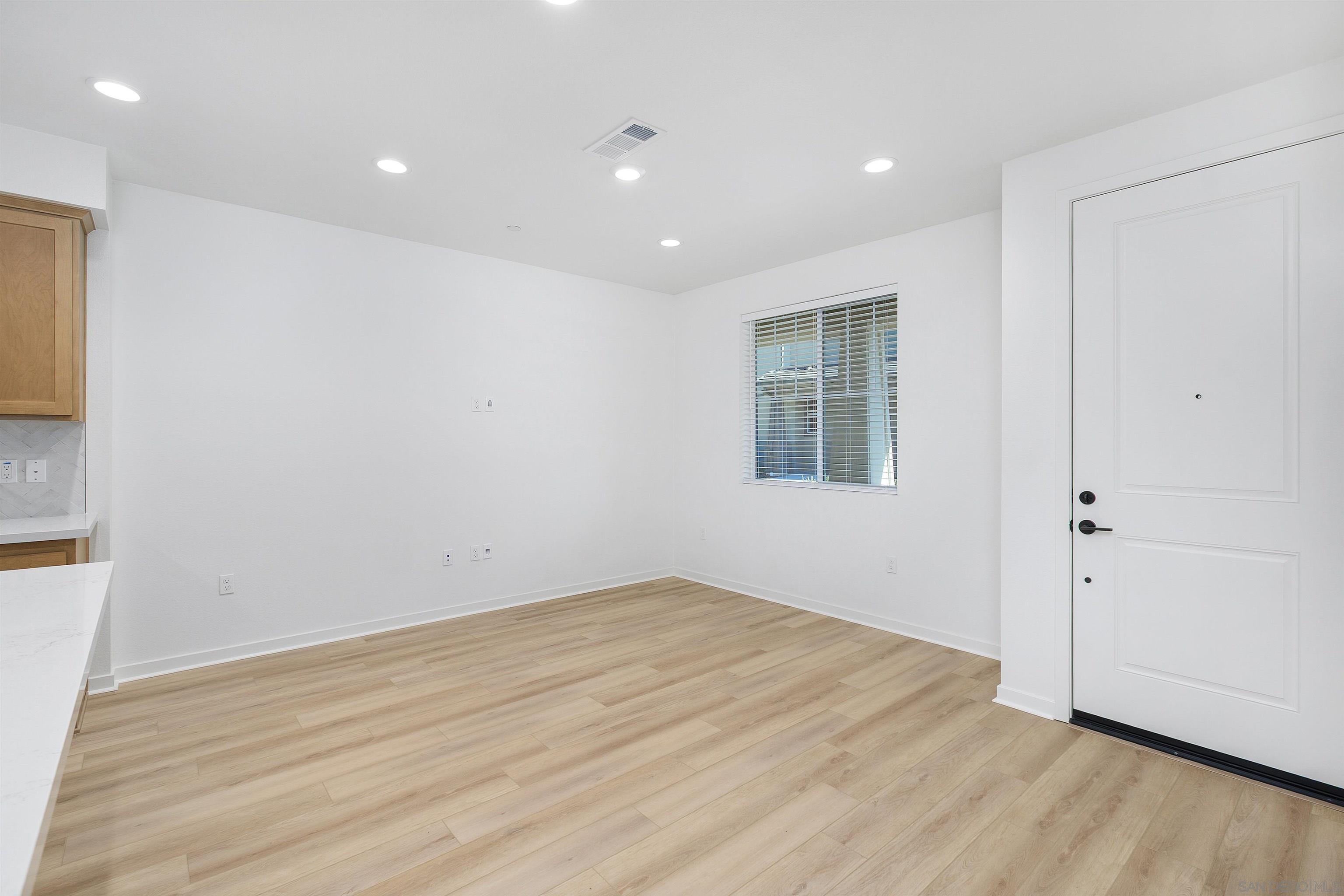 Detail Gallery Image 4 of 26 For 32336  Brunello, Temecula,  CA 92591 - 3 Beds | 2/1 Baths