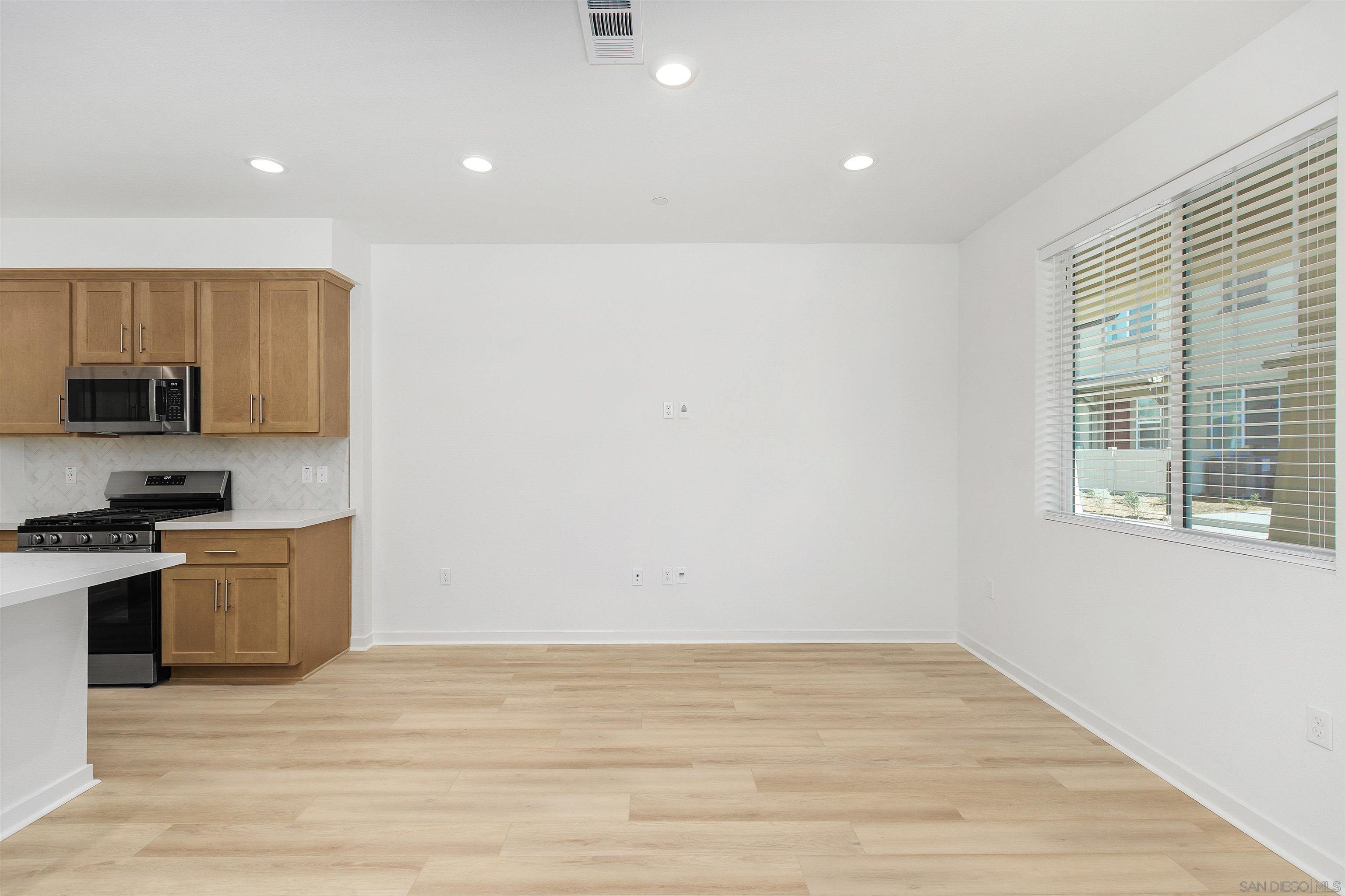 Detail Gallery Image 6 of 26 For 32336  Brunello, Temecula,  CA 92591 - 3 Beds | 2/1 Baths