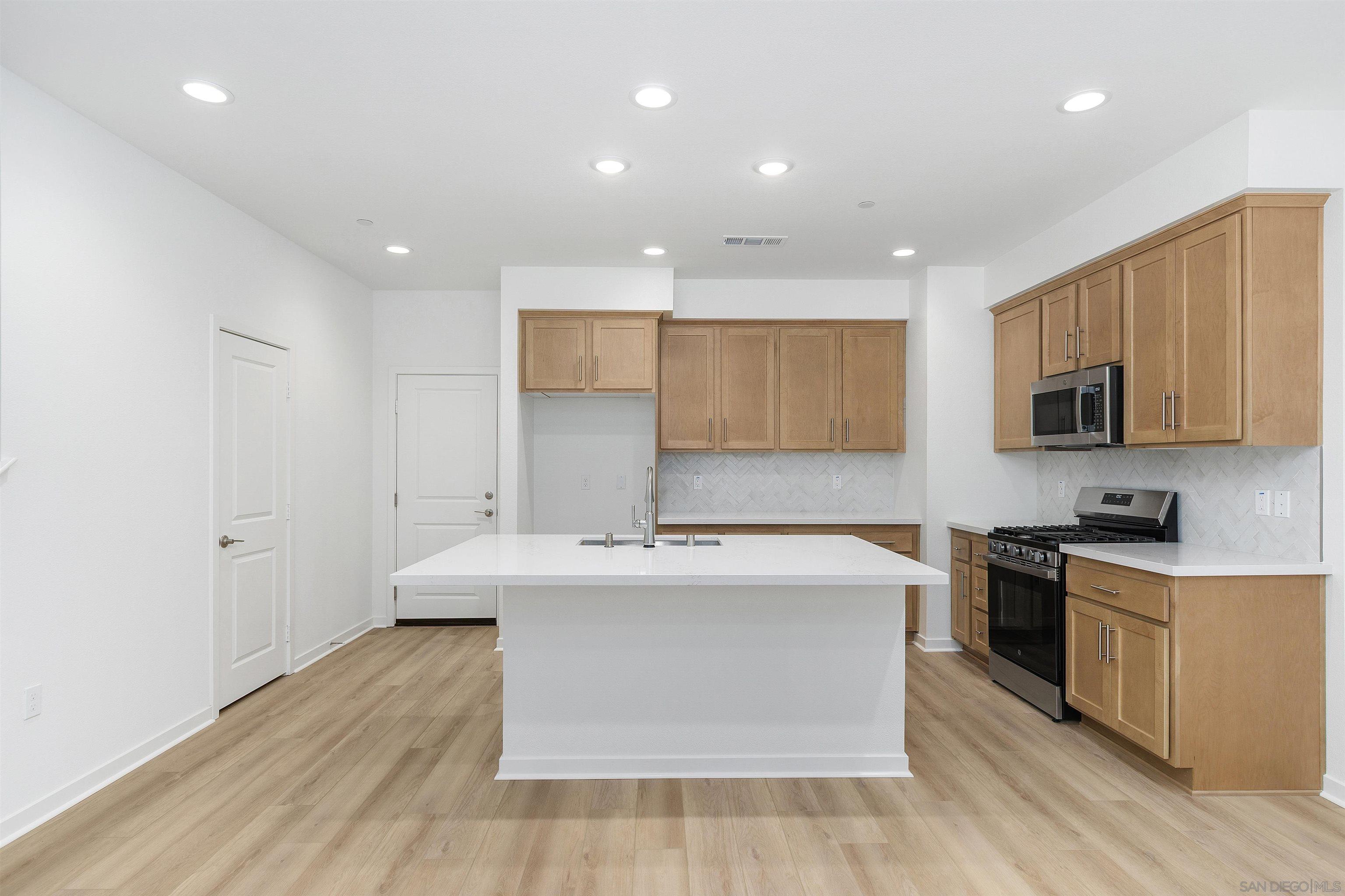 Detail Gallery Image 8 of 26 For 32336  Brunello, Temecula,  CA 92591 - 3 Beds | 2/1 Baths