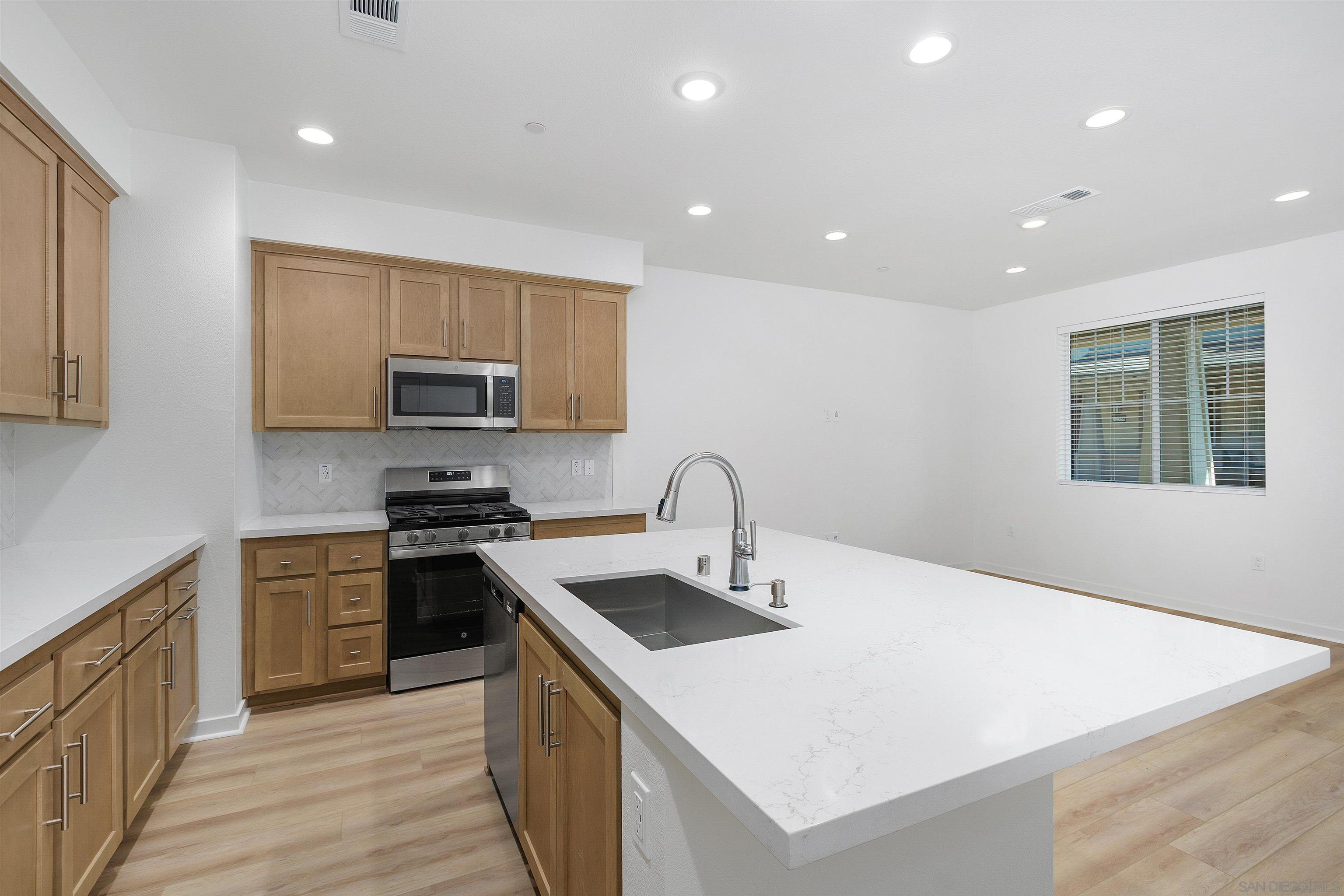 Detail Gallery Image 9 of 26 For 32336  Brunello, Temecula,  CA 92591 - 3 Beds | 2/1 Baths