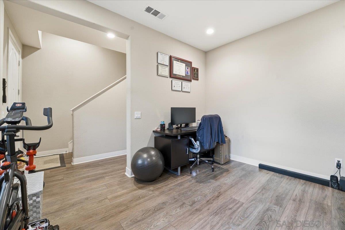 Detail Gallery Image 16 of 37 For 4321  Star Path Way  #3,  Oceanside,  CA 92056 - 3 Beds | 2/1 Baths