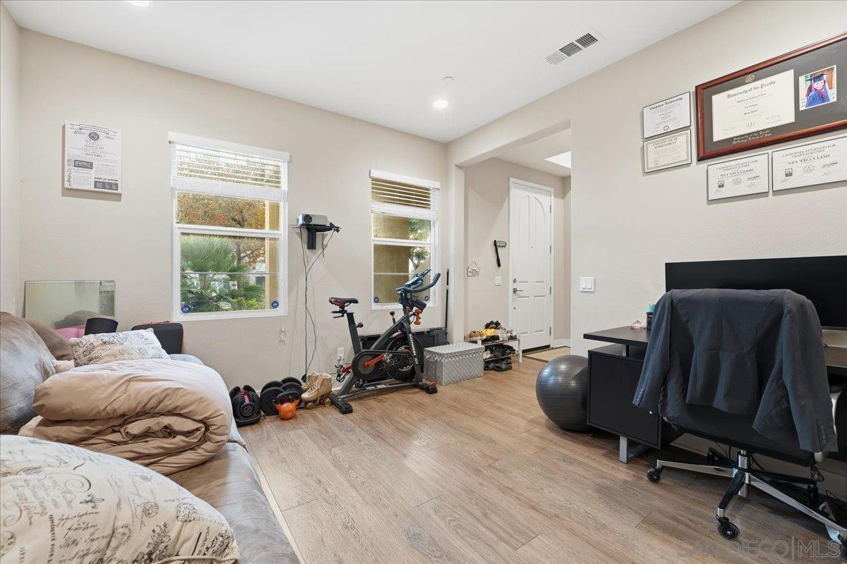 Detail Gallery Image 27 of 37 For 4321  Star Path Way  #3,  Oceanside,  CA 92056 - 3 Beds | 2/1 Baths