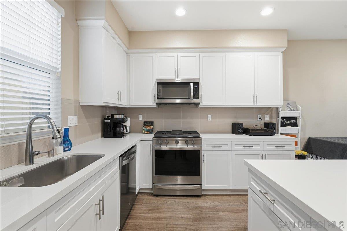 Detail Gallery Image 32 of 37 For 4321  Star Path Way  #3,  Oceanside,  CA 92056 - 3 Beds | 2/1 Baths