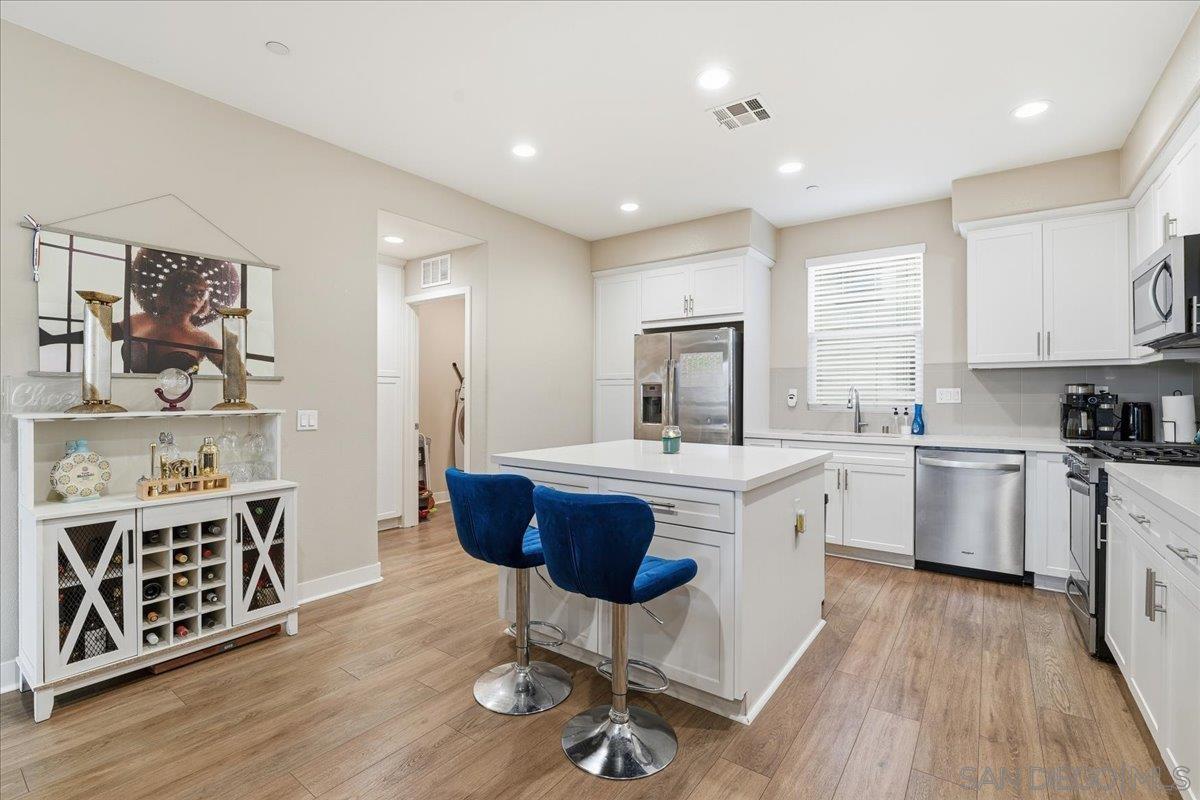 Detail Gallery Image 34 of 37 For 4321  Star Path Way  #3,  Oceanside,  CA 92056 - 3 Beds | 2/1 Baths