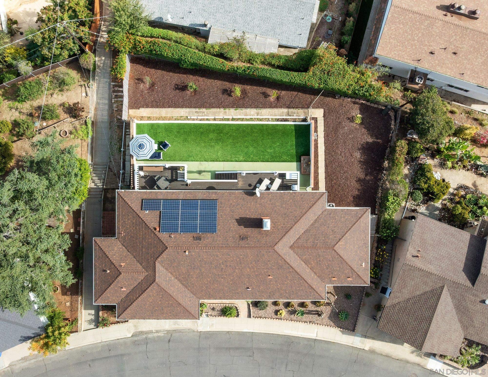 Detail Gallery Image 2 of 42 For 4258  Summit Drive, La Mesa,  CA 91941 - 3 Beds | 2/1 Baths