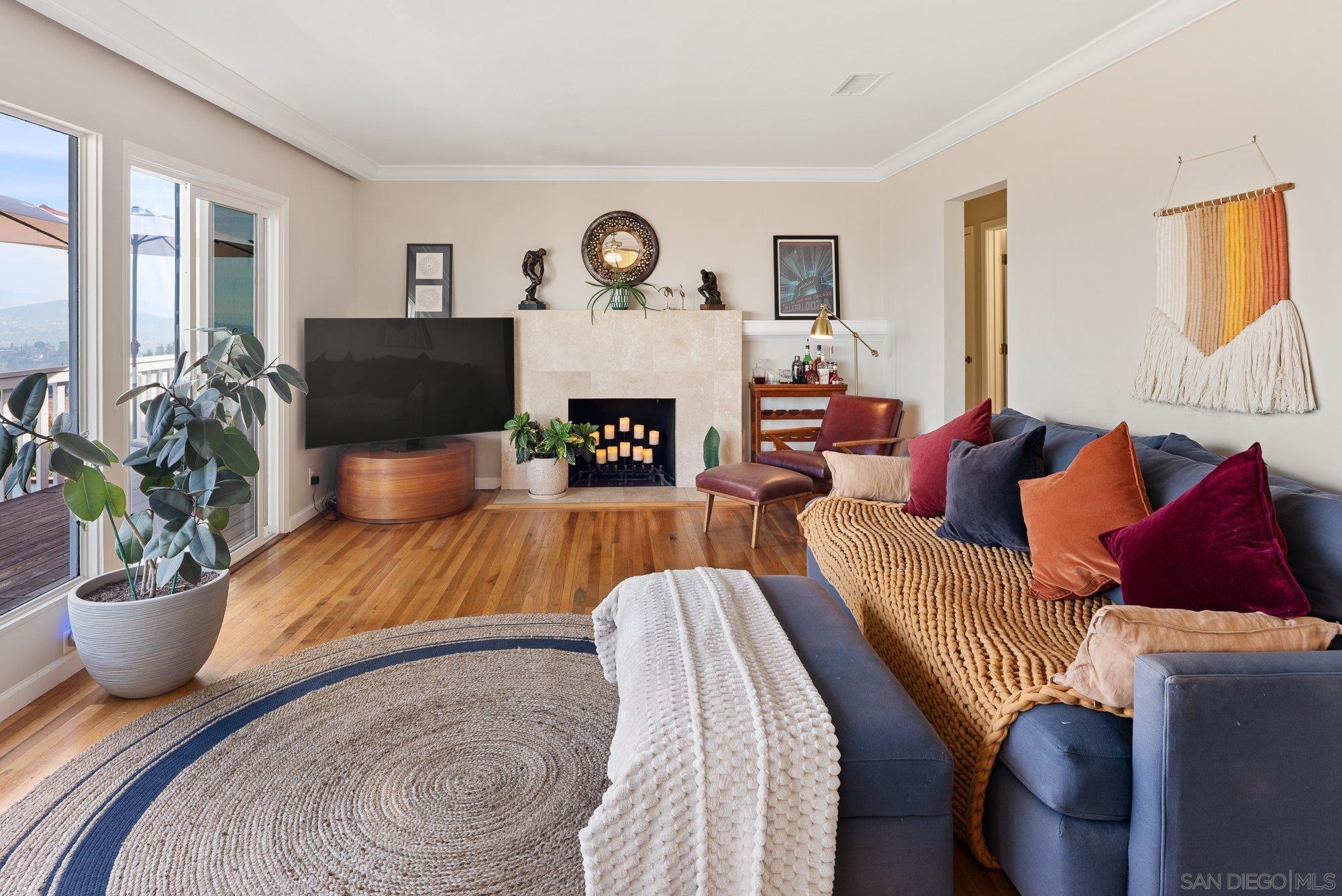 Detail Gallery Image 14 of 42 For 4258  Summit Drive, La Mesa,  CA 91941 - 3 Beds | 2/1 Baths