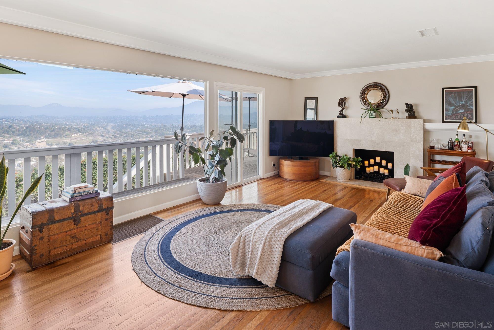 Detail Gallery Image 15 of 42 For 4258  Summit Drive, La Mesa,  CA 91941 - 3 Beds | 2/1 Baths