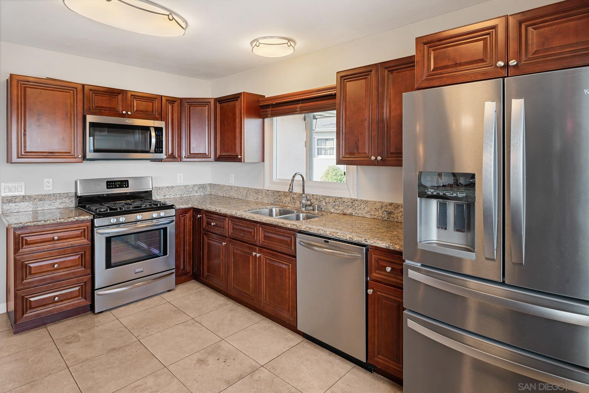 Detail Gallery Image 23 of 44 For 4258  Summit Drive, La Mesa,  CA 91941 - 3 Beds | 2/1 Baths