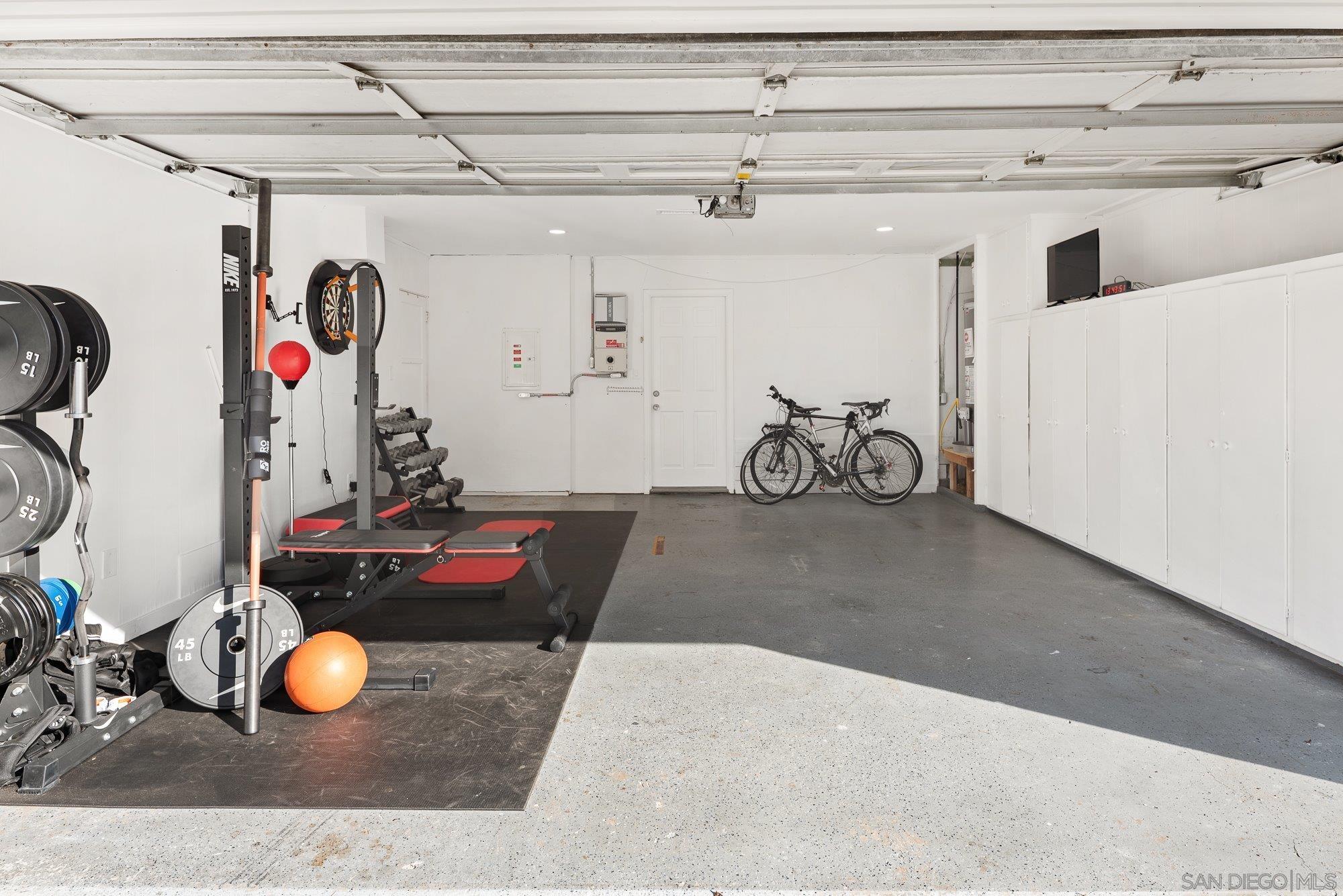 Detail Gallery Image 35 of 44 For 4258  Summit Drive, La Mesa,  CA 91941 - 3 Beds | 2/1 Baths