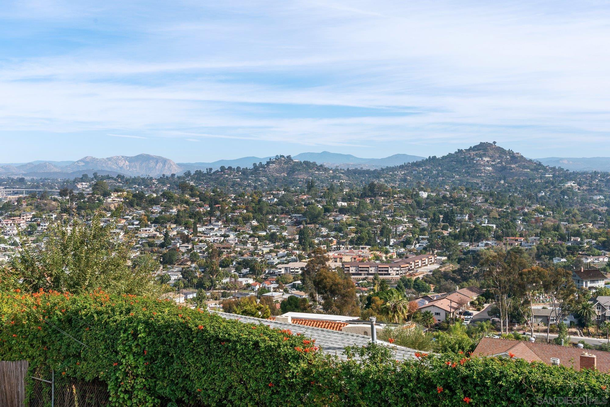 Detail Gallery Image 38 of 42 For 4258  Summit Drive, La Mesa,  CA 91941 - 3 Beds | 2/1 Baths